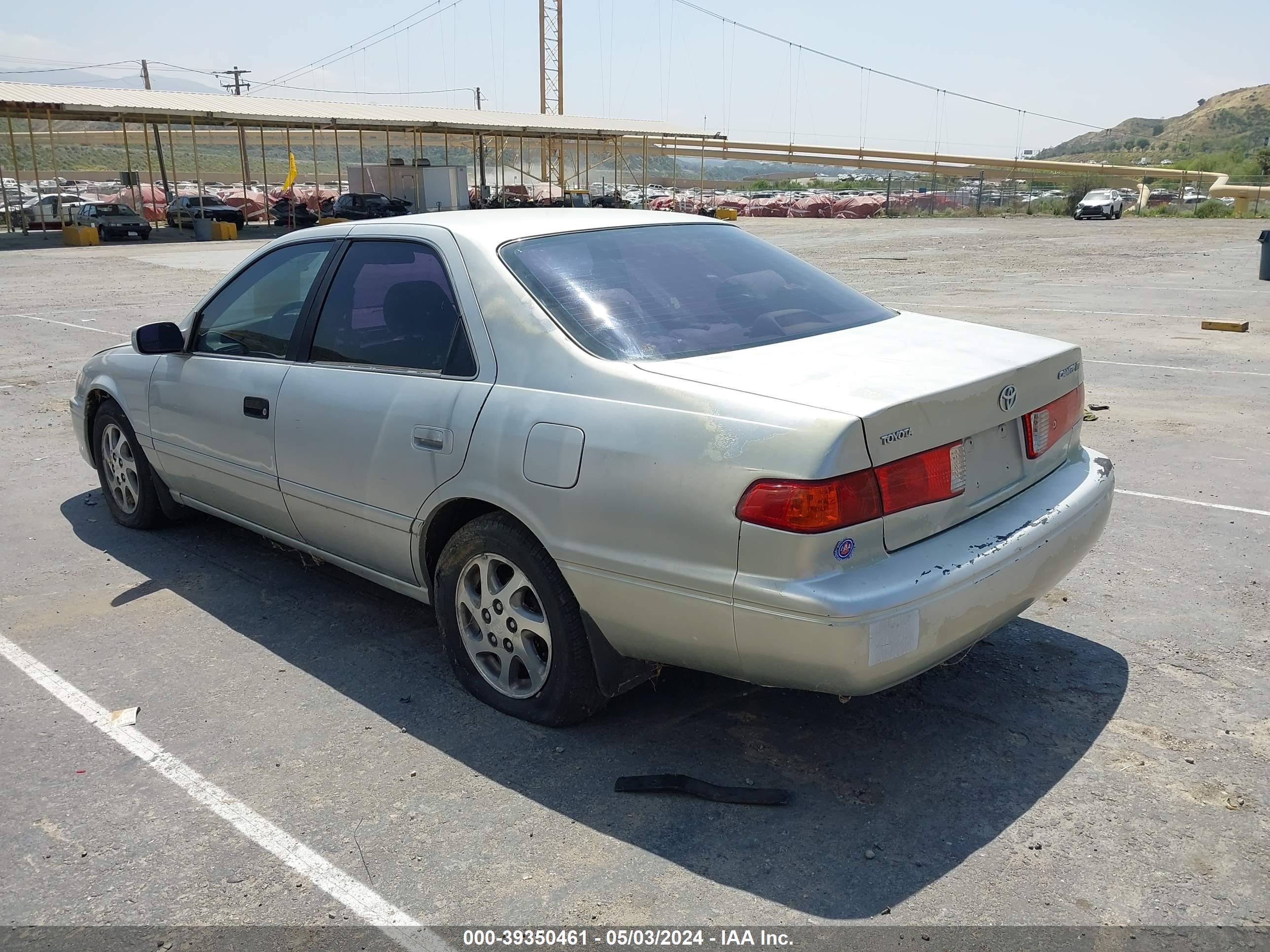 Photo 2 VIN: 4T1BG22K3YU694973 - TOYOTA CAMRY 