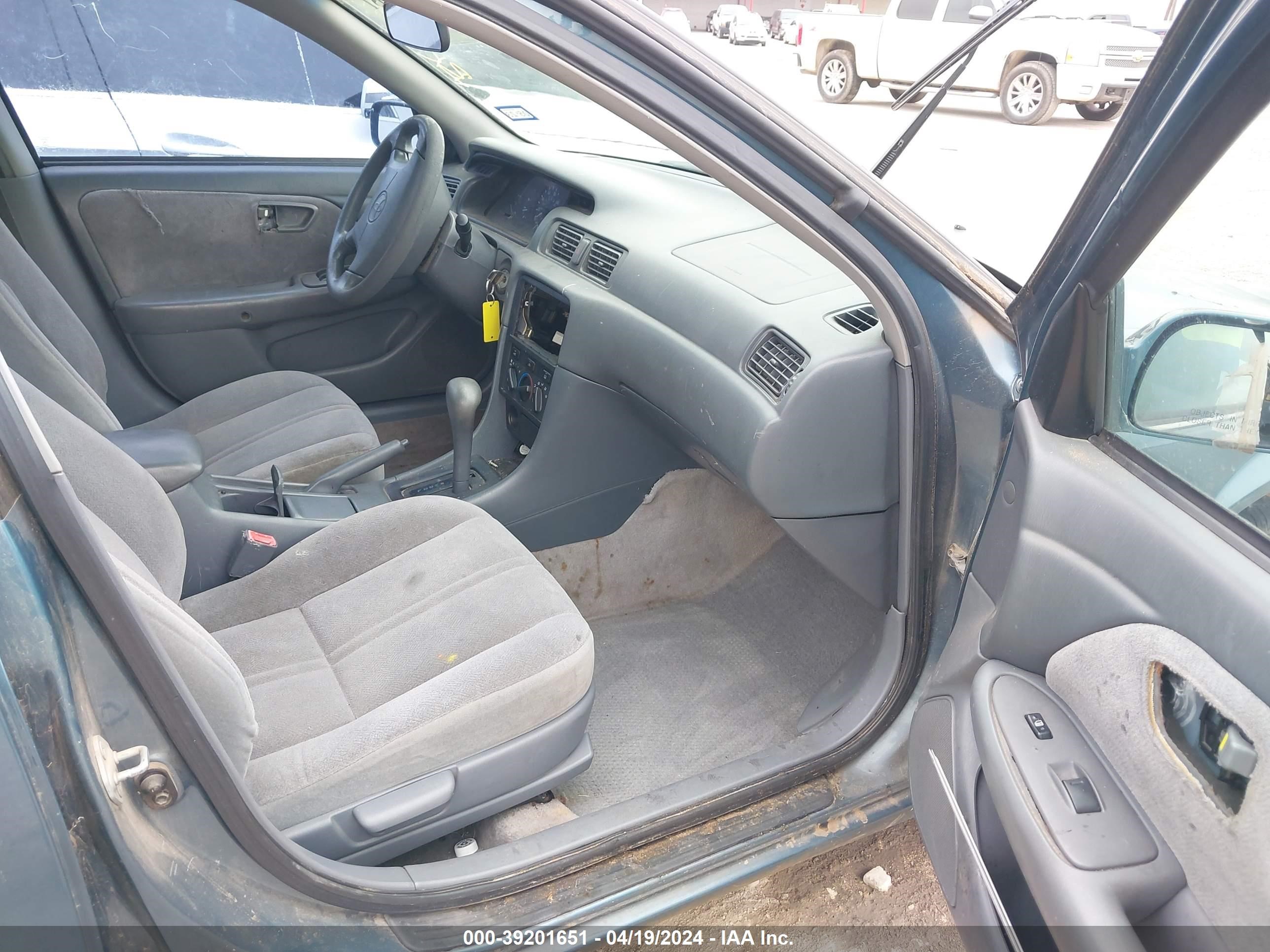 Photo 4 VIN: 4T1BG22K41U768245 - TOYOTA CAMRY 