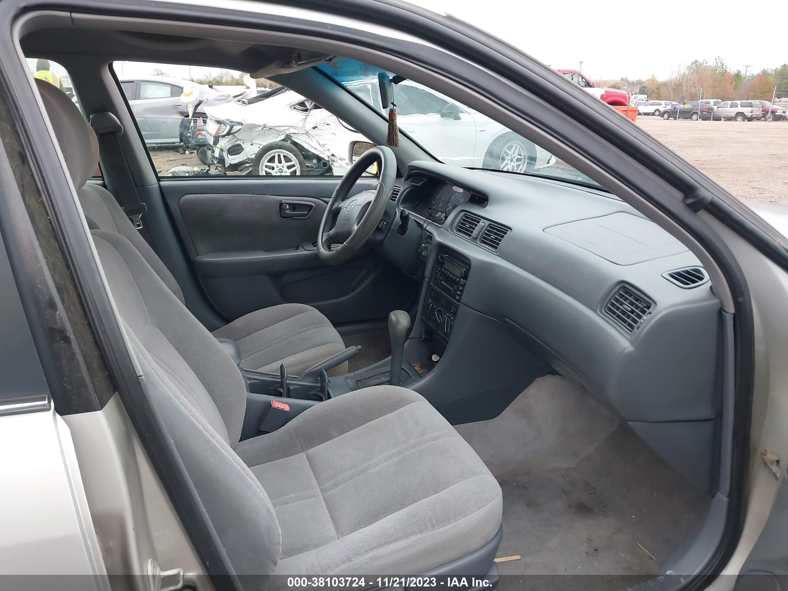 Photo 4 VIN: 4T1BG22K41U869141 - TOYOTA CAMRY 