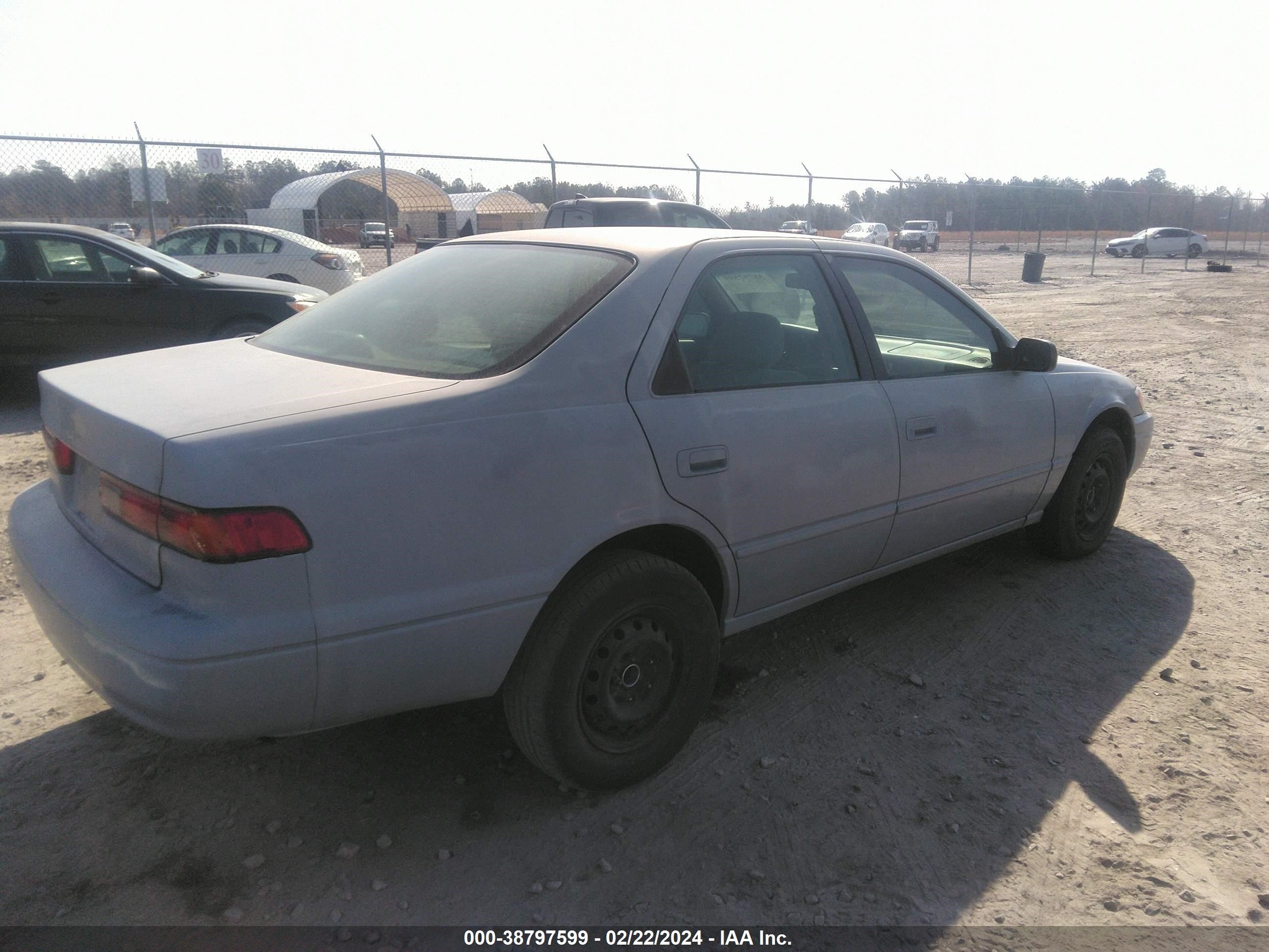 Photo 3 VIN: 4T1BG22K4XU876955 - TOYOTA CAMRY 