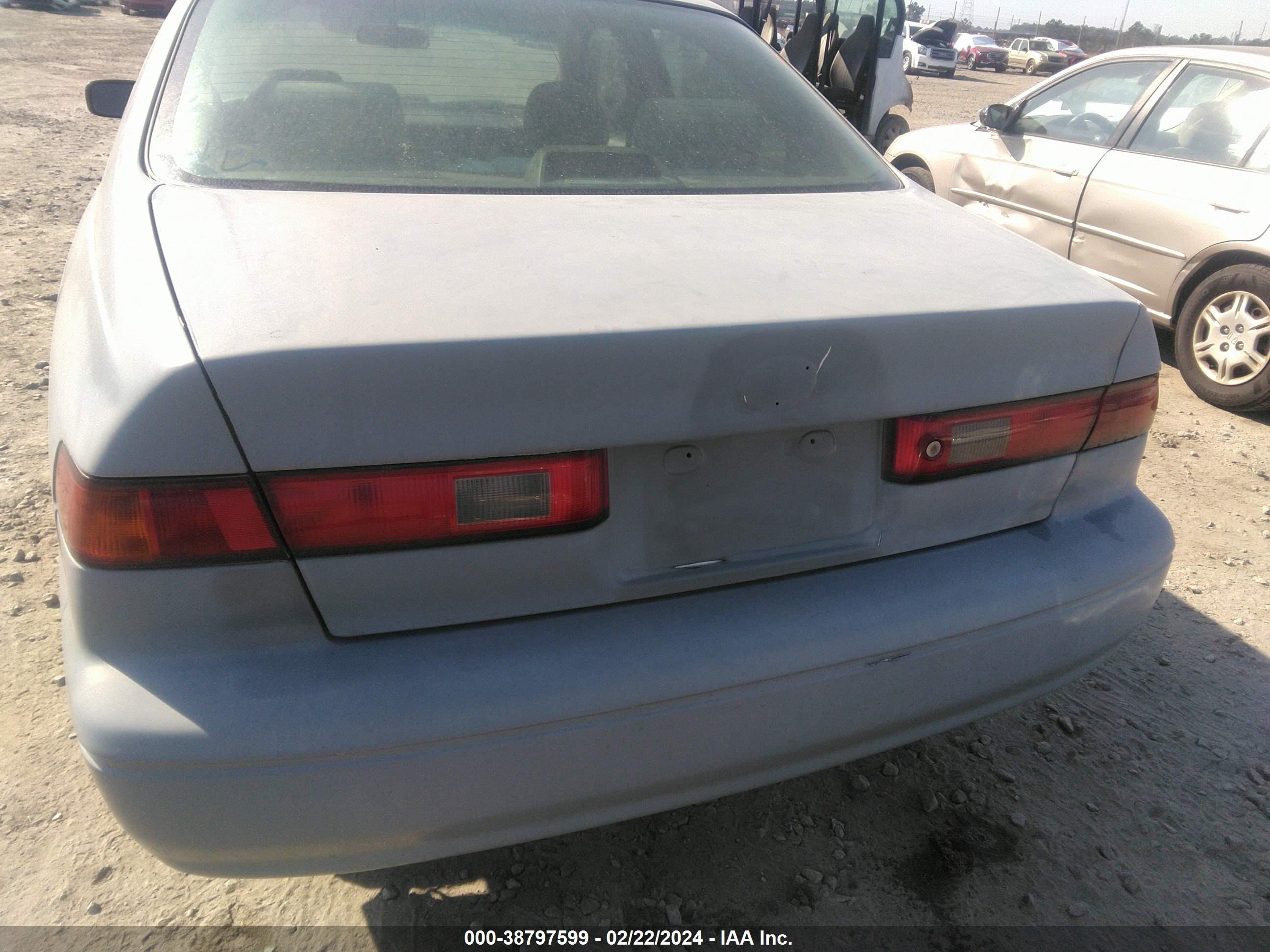 Photo 5 VIN: 4T1BG22K4XU876955 - TOYOTA CAMRY 