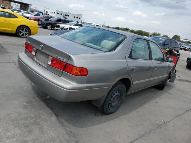 Photo 2 VIN: 4T1BG22K4YU687935 - TOYOTA CAMRY CE 