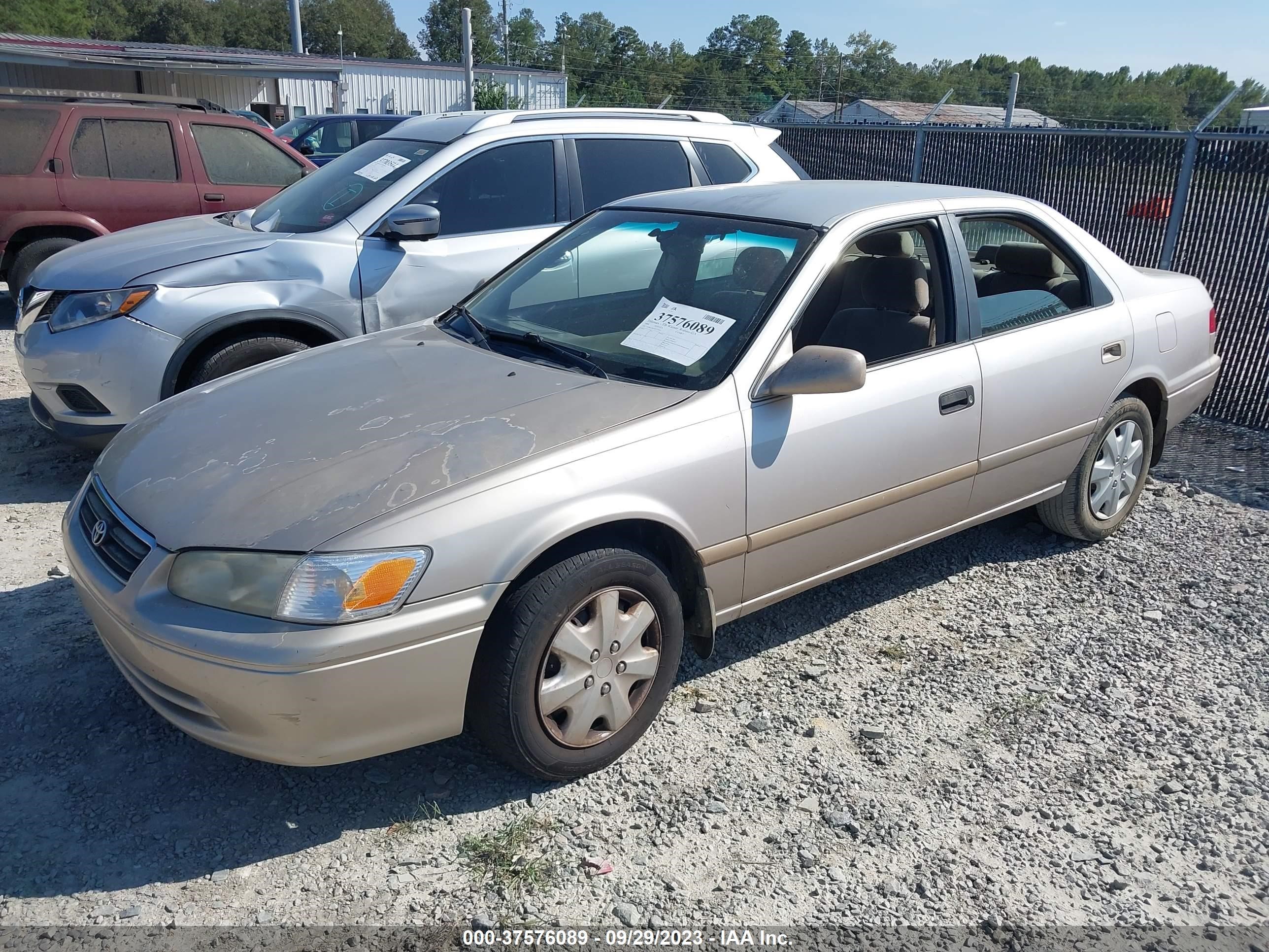 Photo 1 VIN: 4T1BG22K4YU711442 - TOYOTA CAMRY 