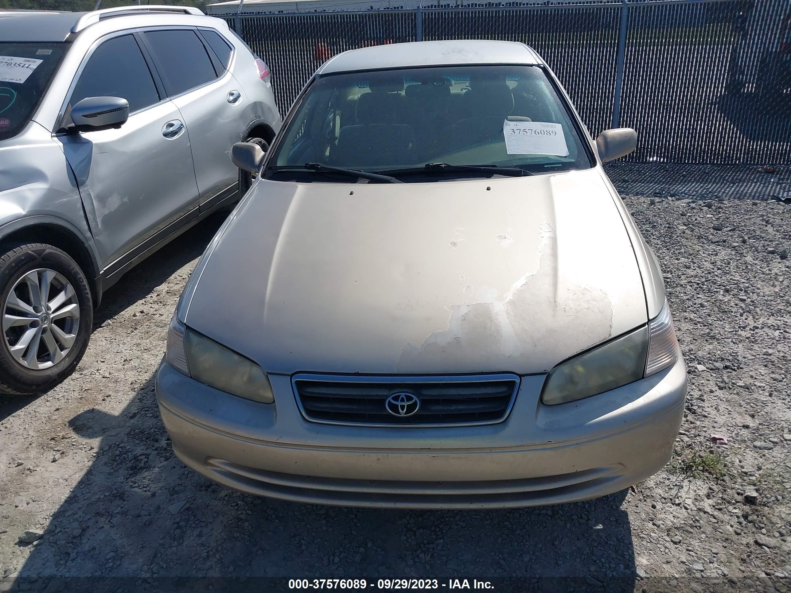 Photo 10 VIN: 4T1BG22K4YU711442 - TOYOTA CAMRY 