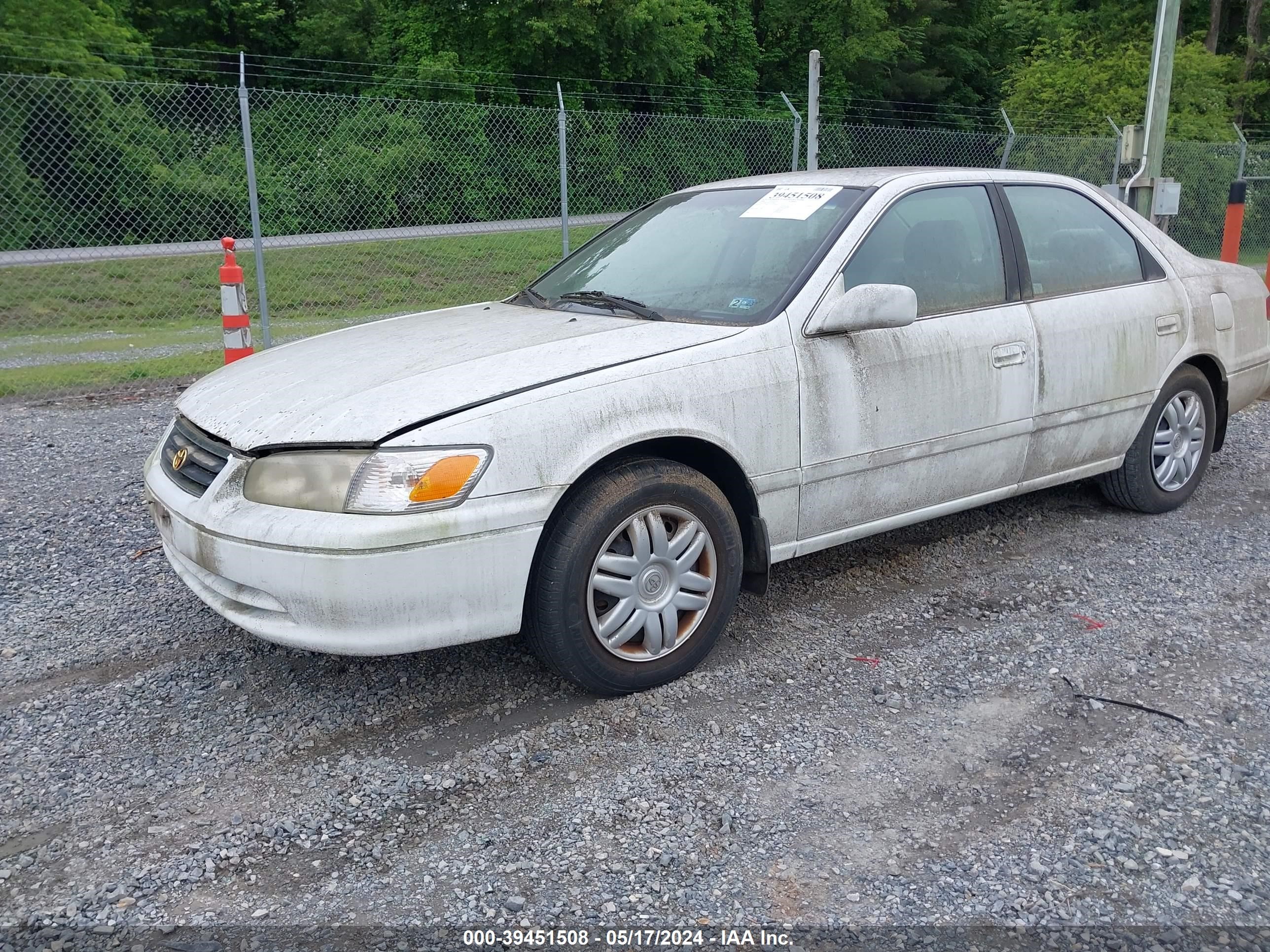 Photo 1 VIN: 4T1BG22K4YU944446 - TOYOTA CAMRY 