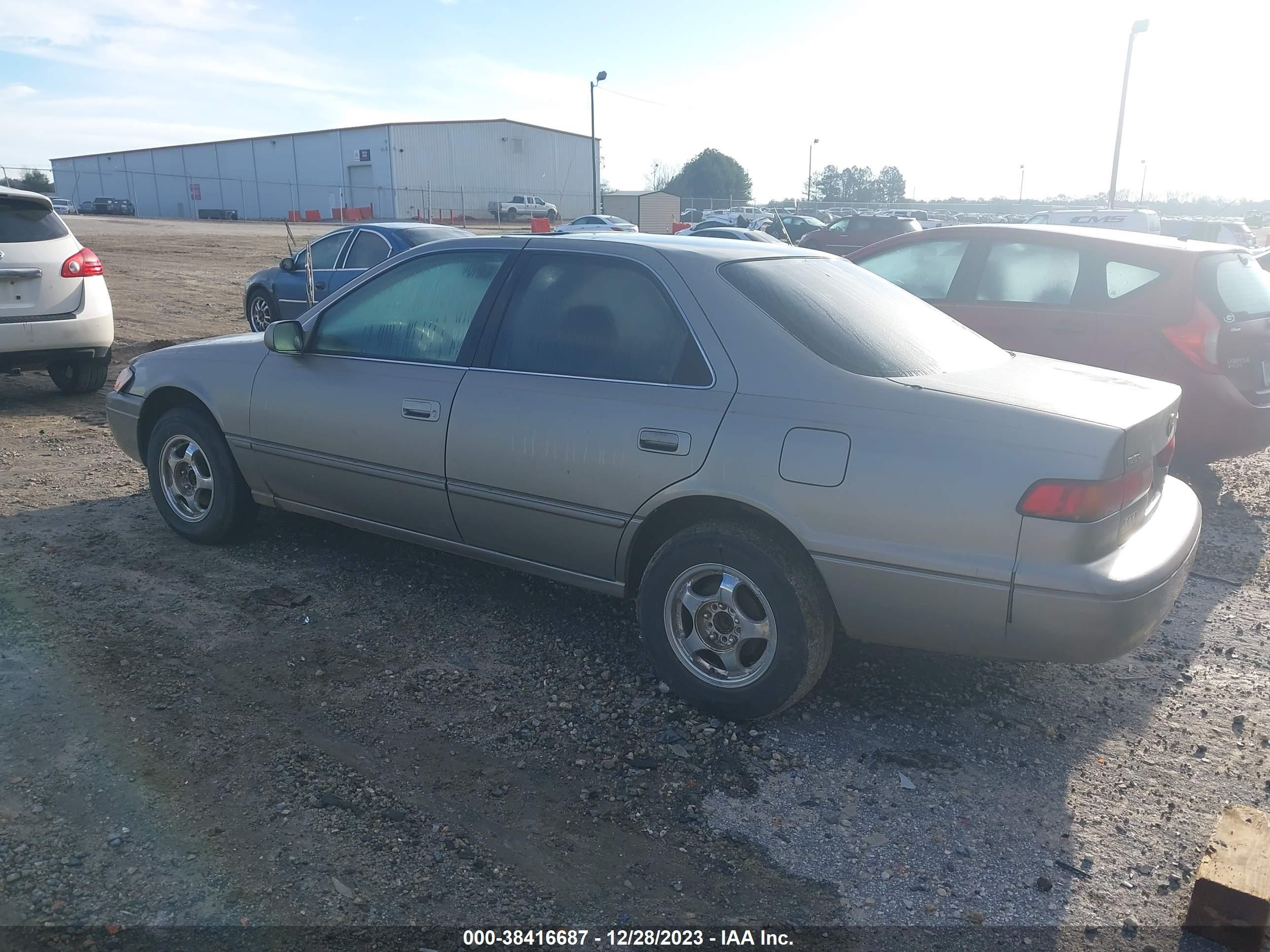 Photo 2 VIN: 4T1BG22K5VU013028 - TOYOTA CAMRY 