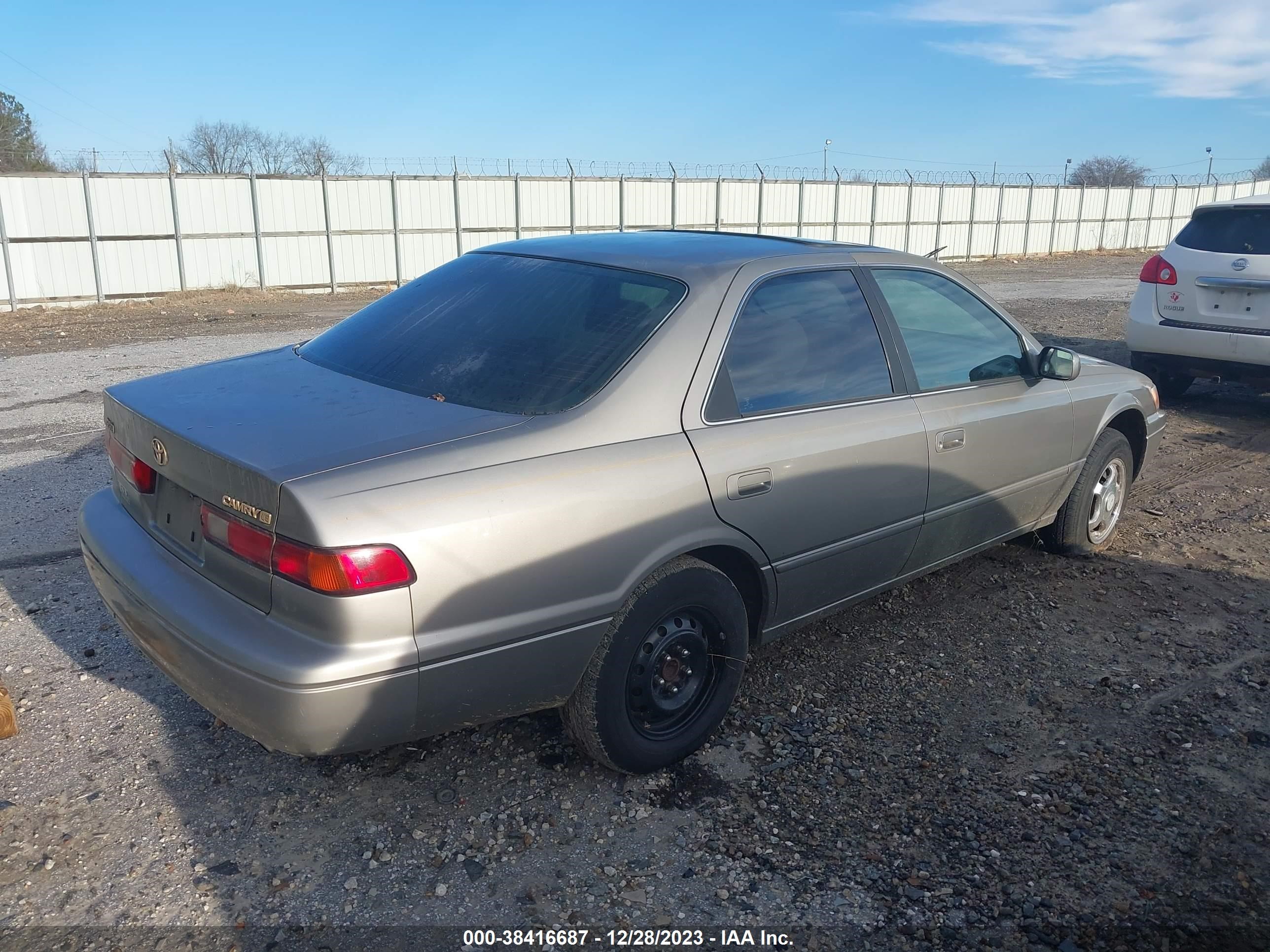 Photo 3 VIN: 4T1BG22K5VU013028 - TOYOTA CAMRY 