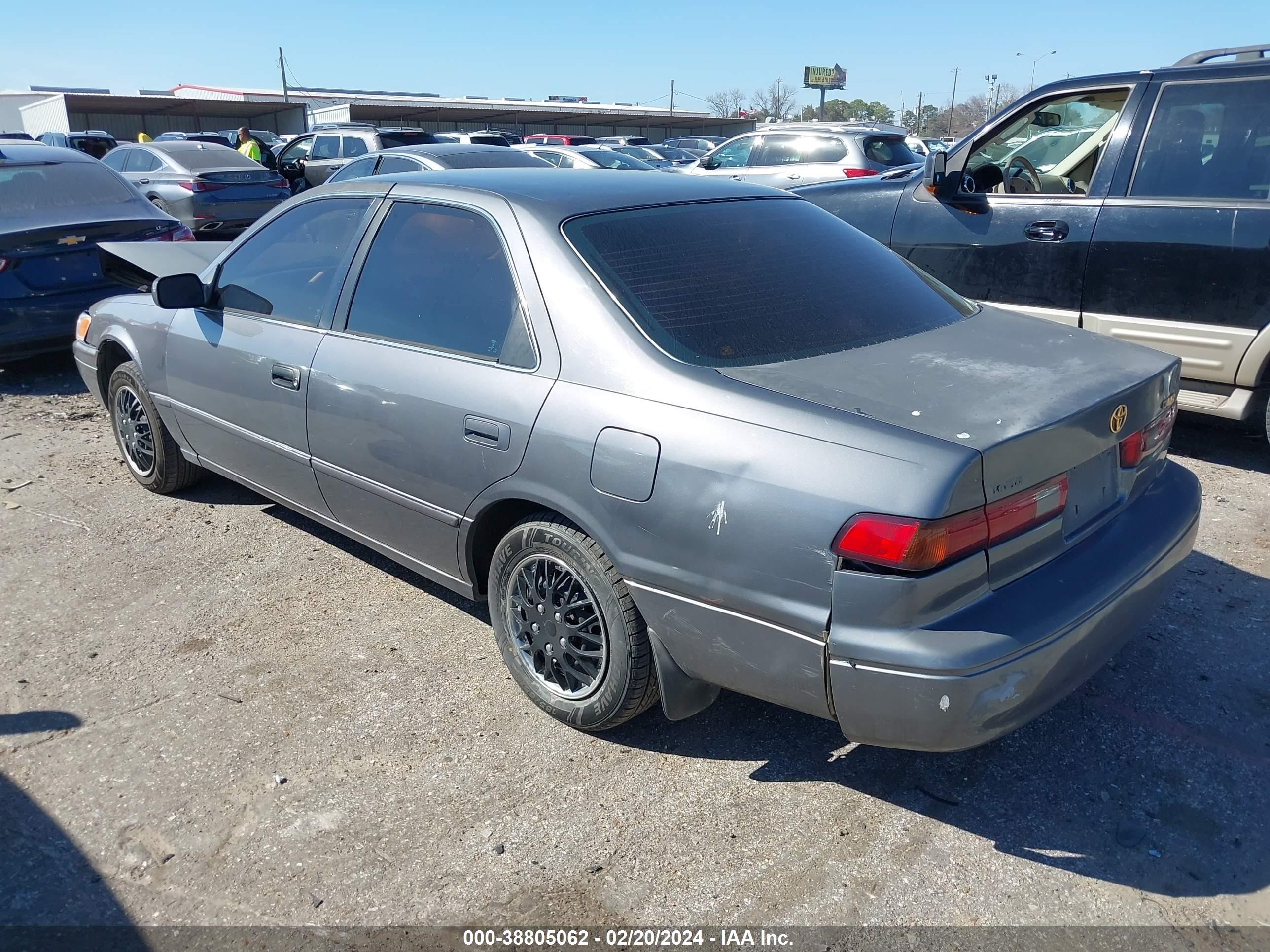 Photo 2 VIN: 4T1BG22K5VU106356 - TOYOTA CAMRY 