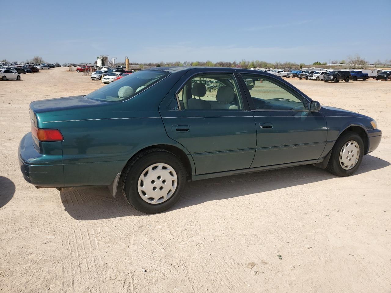 Photo 2 VIN: 4T1BG22K5VU790146 - TOYOTA CAMRY 