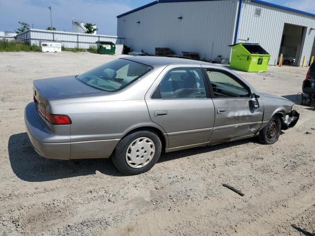 Photo 2 VIN: 4T1BG22K5WU379329 - TOYOTA CAMRY 