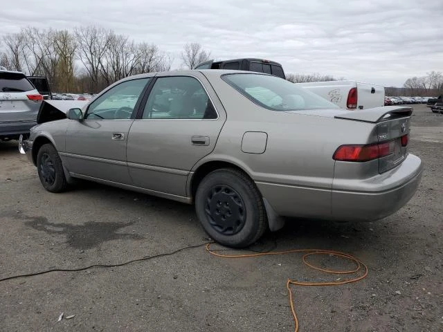 Photo 1 VIN: 4T1BG22K5XU534835 - TOYOTA CAMRY CE 