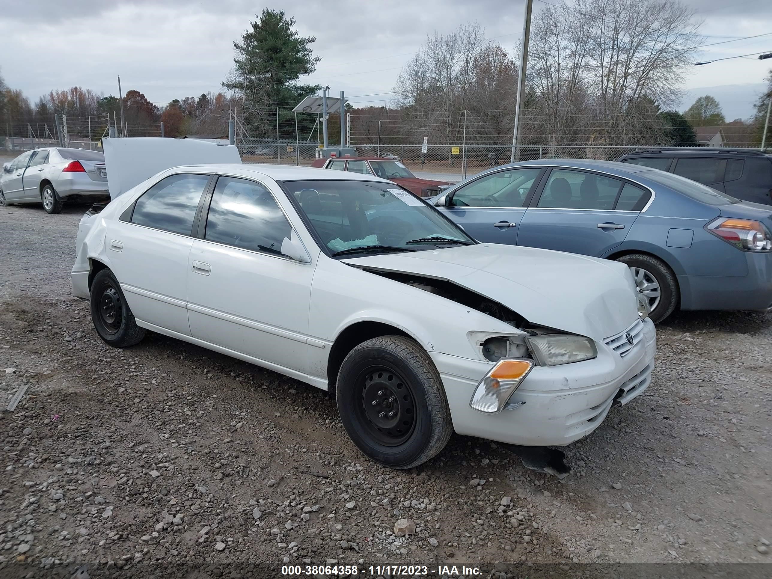 Photo 0 VIN: 4T1BG22K5XU591701 - TOYOTA CAMRY 