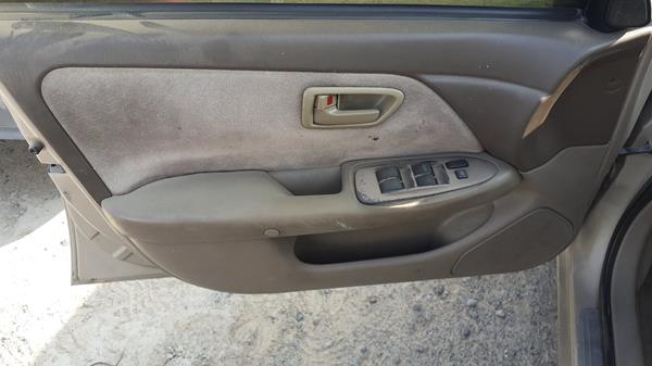 Photo 11 VIN: 4T1BG22K5XU598020 - TOYOTA CAMRY 