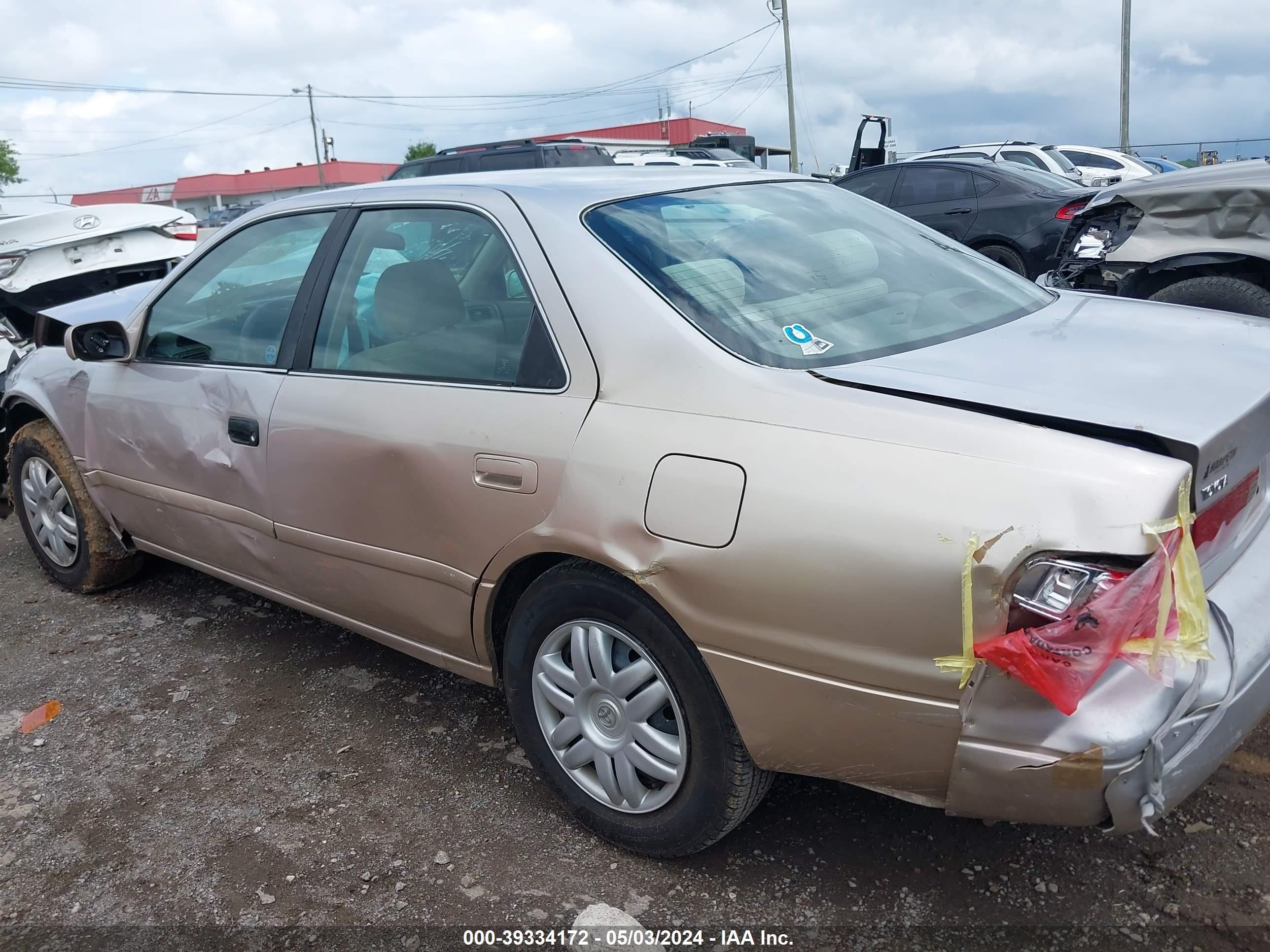 Photo 2 VIN: 4T1BG22K61U089089 - TOYOTA CAMRY 