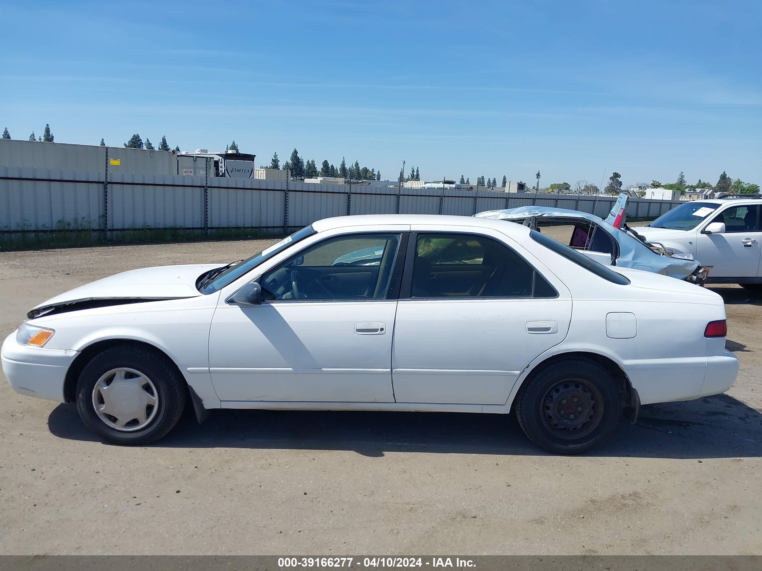 Photo 13 VIN: 4T1BG22K6VU071620 - TOYOTA CAMRY 