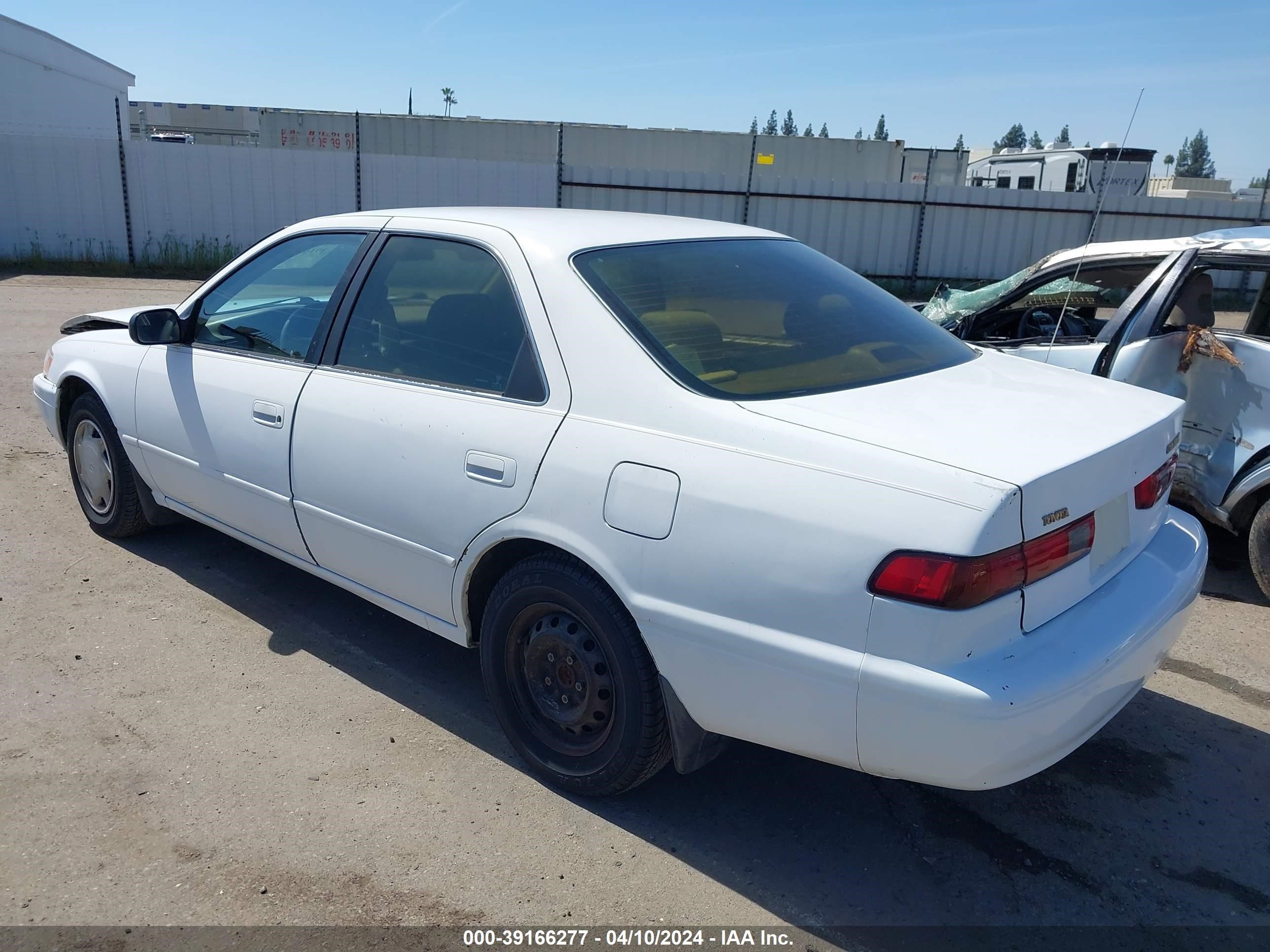 Photo 2 VIN: 4T1BG22K6VU071620 - TOYOTA CAMRY 