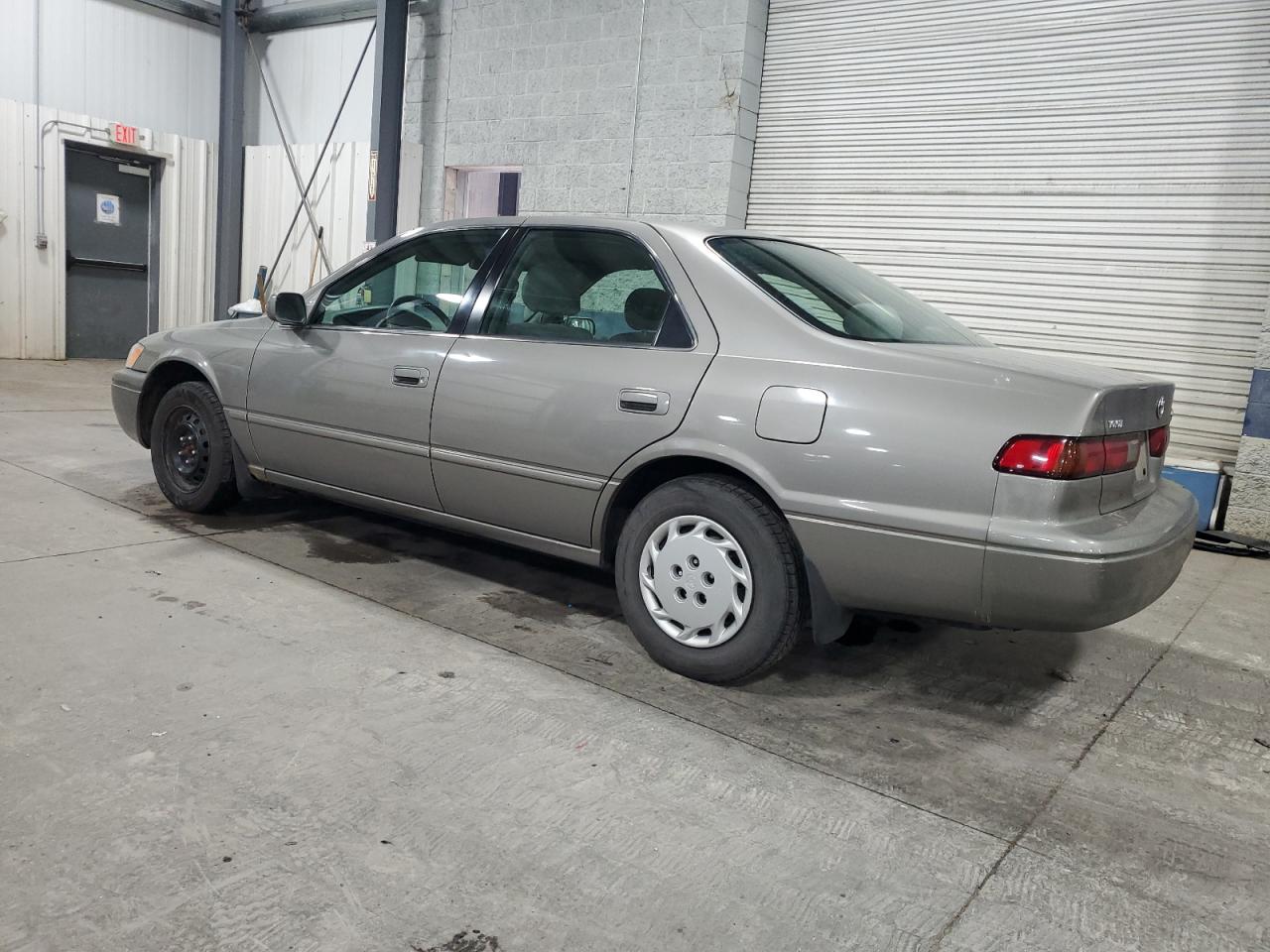 Photo 1 VIN: 4T1BG22K6XU583168 - TOYOTA CAMRY 