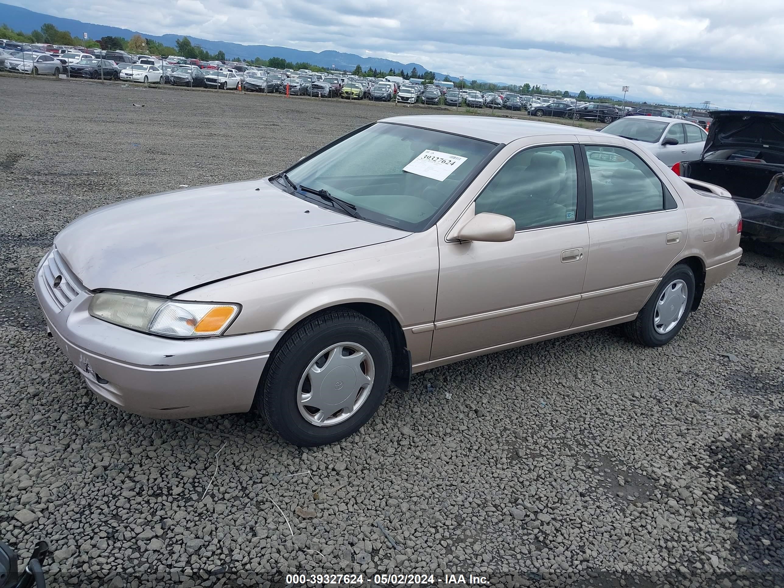 Photo 1 VIN: 4T1BG22K6XU889013 - TOYOTA CAMRY 