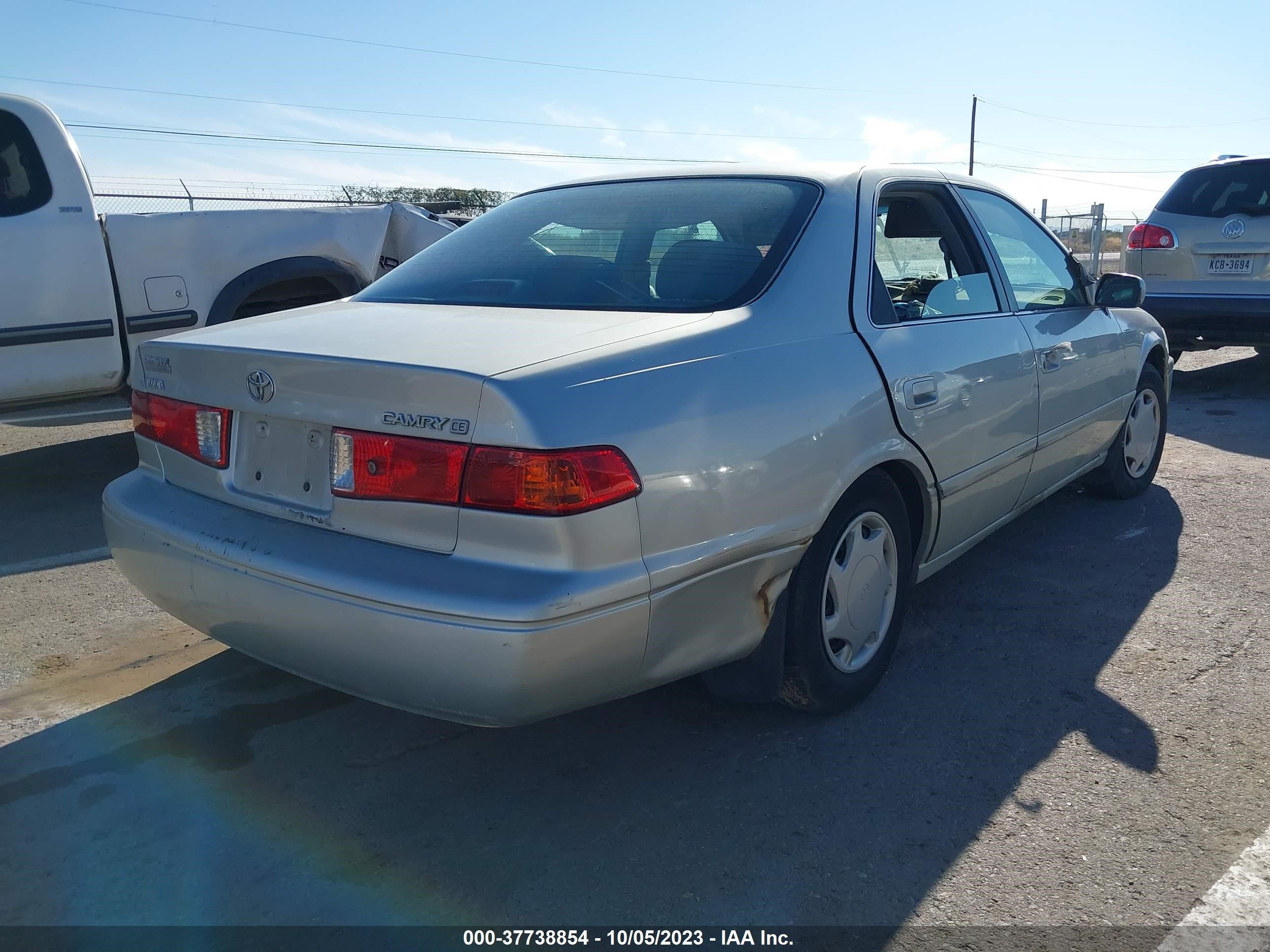 Photo 3 VIN: 4T1BG22K6YU005038 - TOYOTA CAMRY 