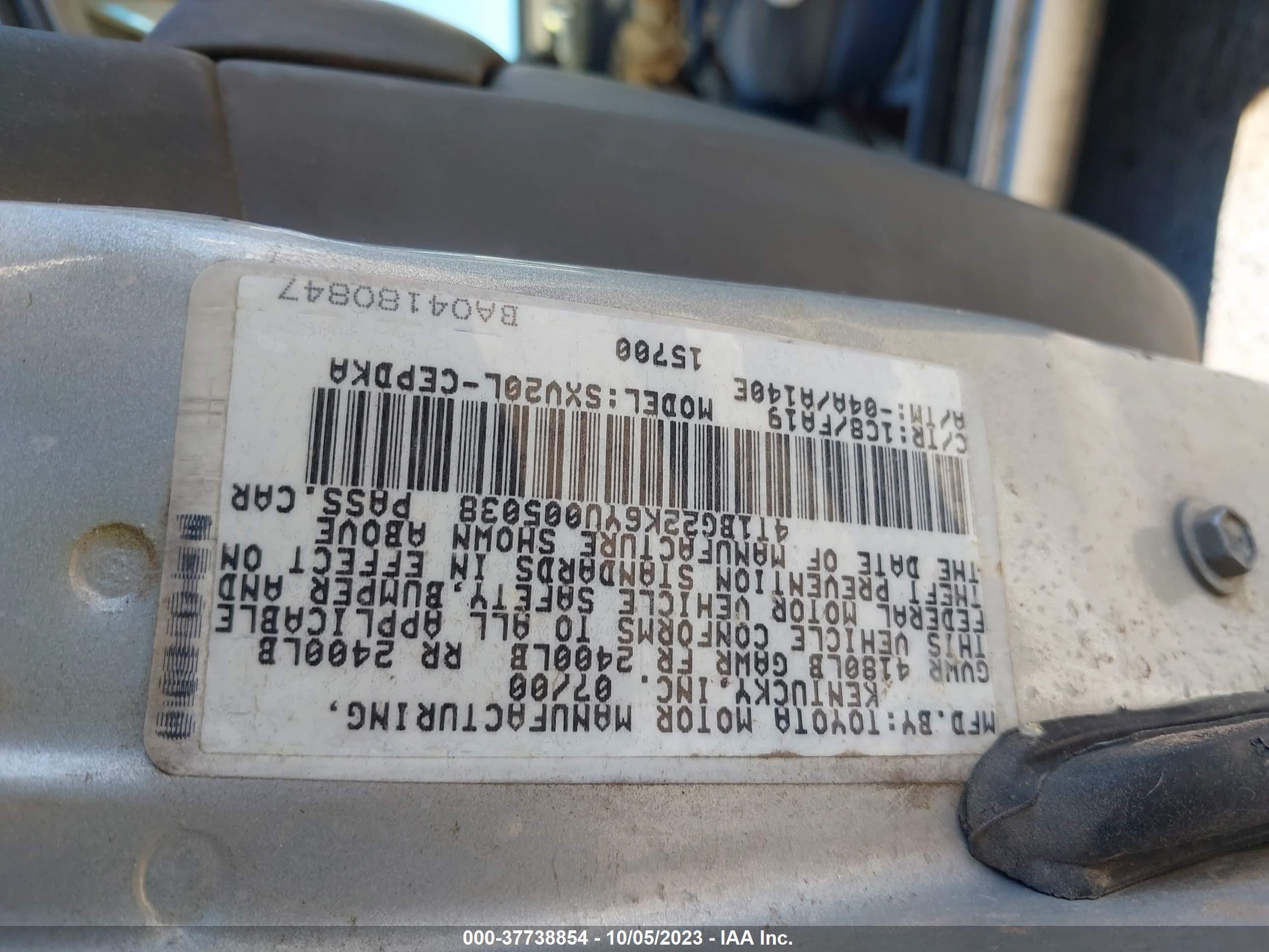 Photo 8 VIN: 4T1BG22K6YU005038 - TOYOTA CAMRY 