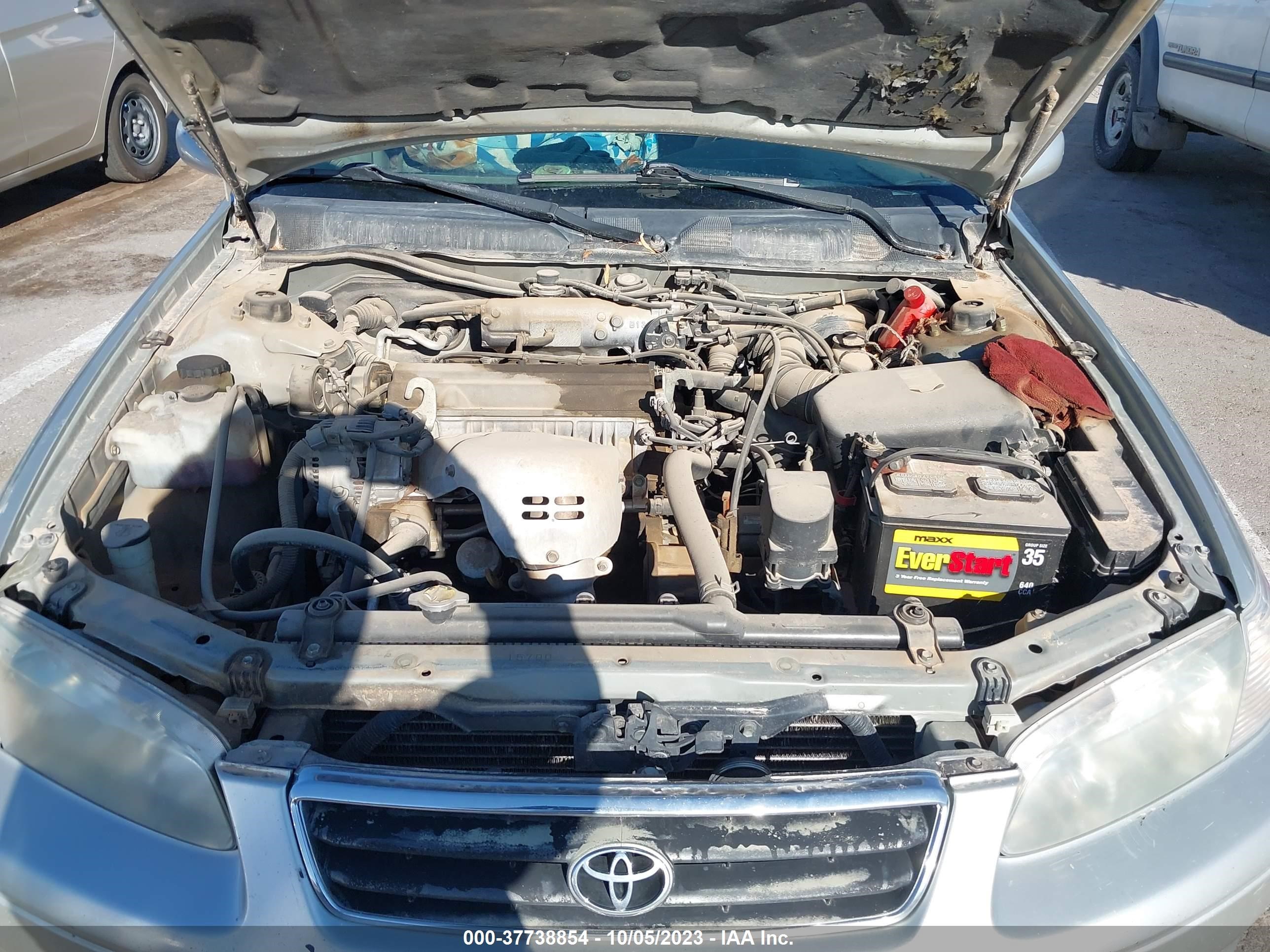 Photo 9 VIN: 4T1BG22K6YU005038 - TOYOTA CAMRY 