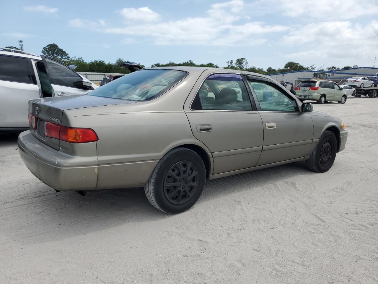 Photo 2 VIN: 4T1BG22K6YU638977 - TOYOTA CAMRY 