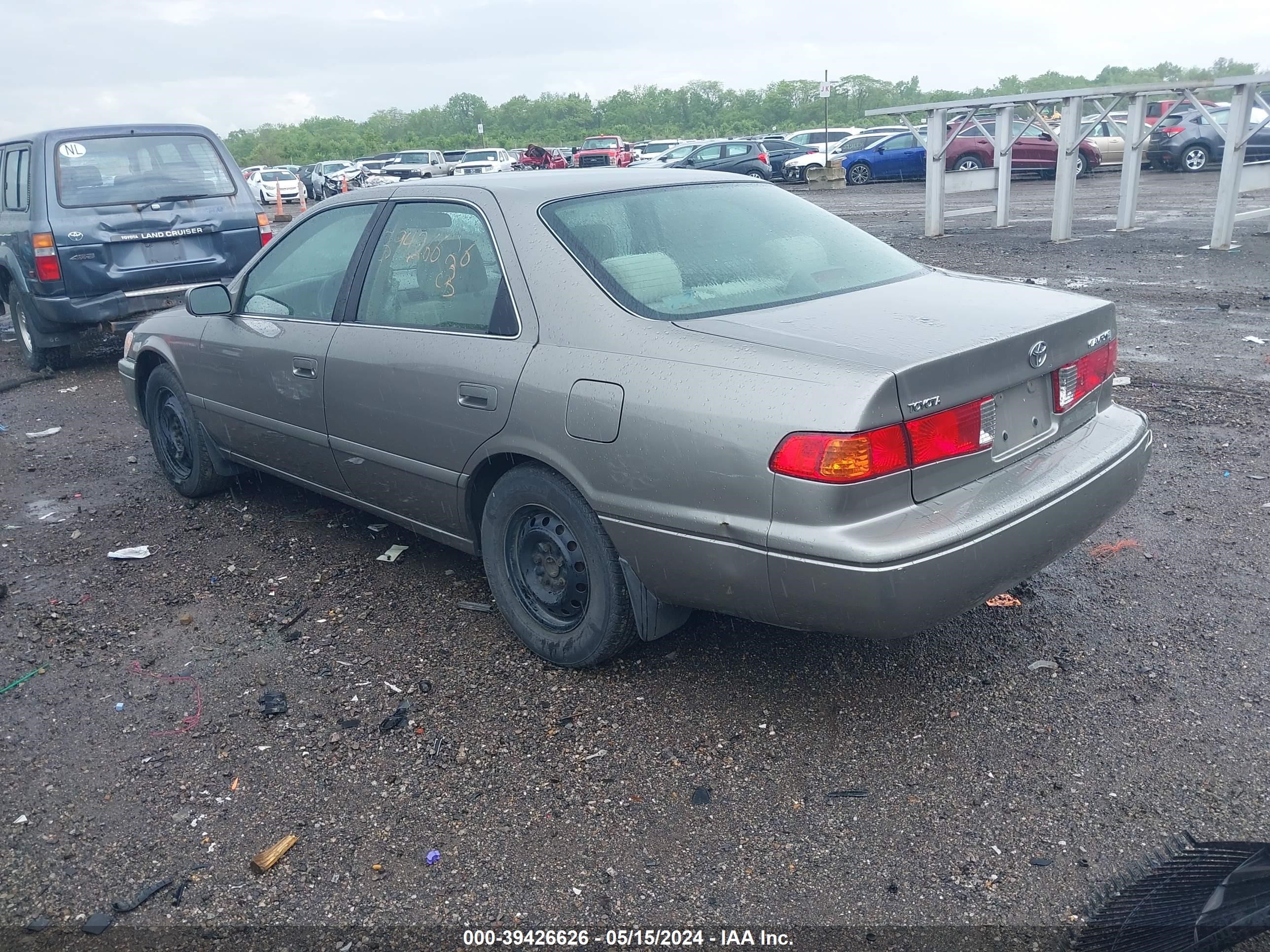 Photo 2 VIN: 4T1BG22K6YU692747 - TOYOTA CAMRY 