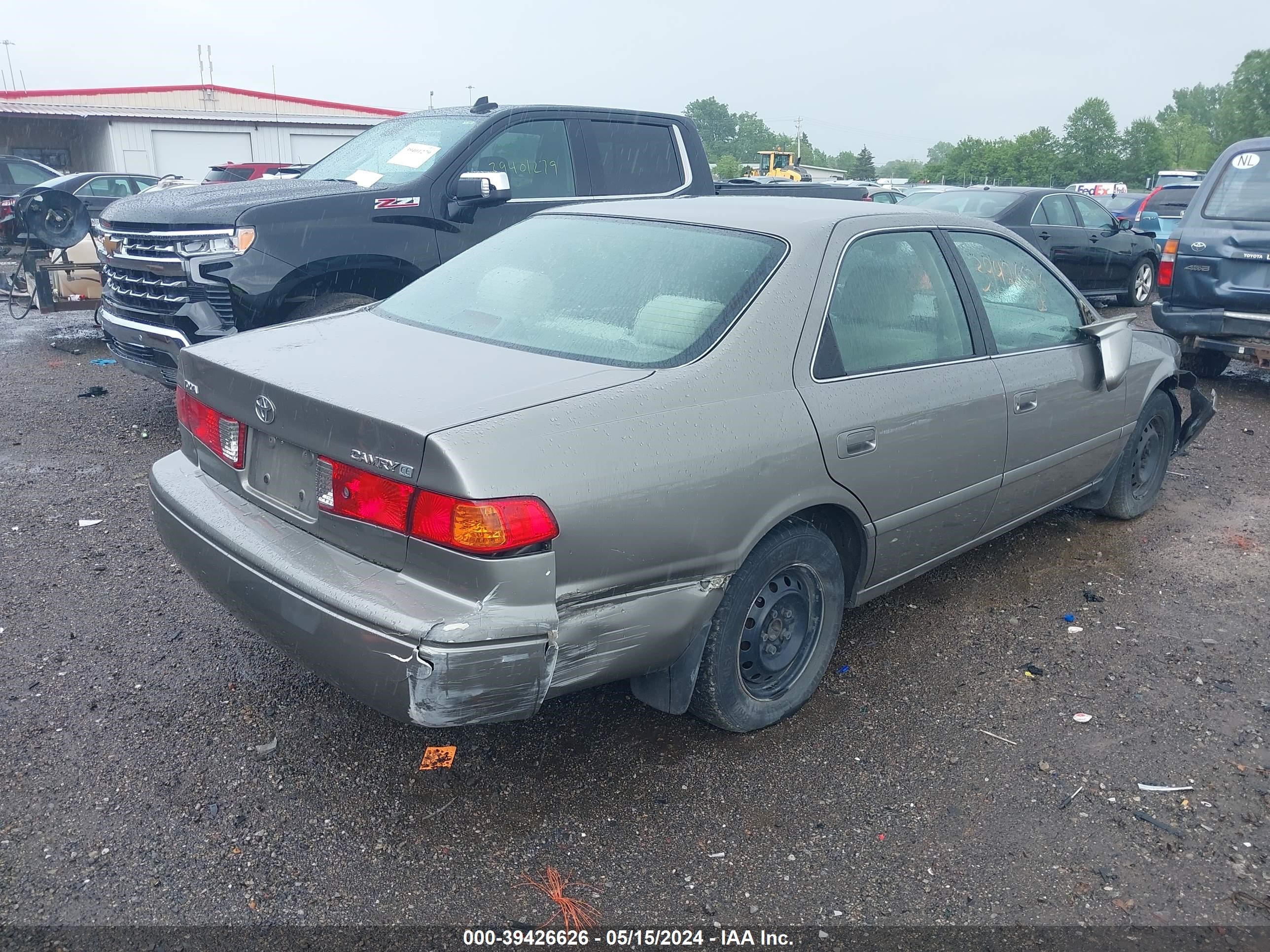 Photo 3 VIN: 4T1BG22K6YU692747 - TOYOTA CAMRY 