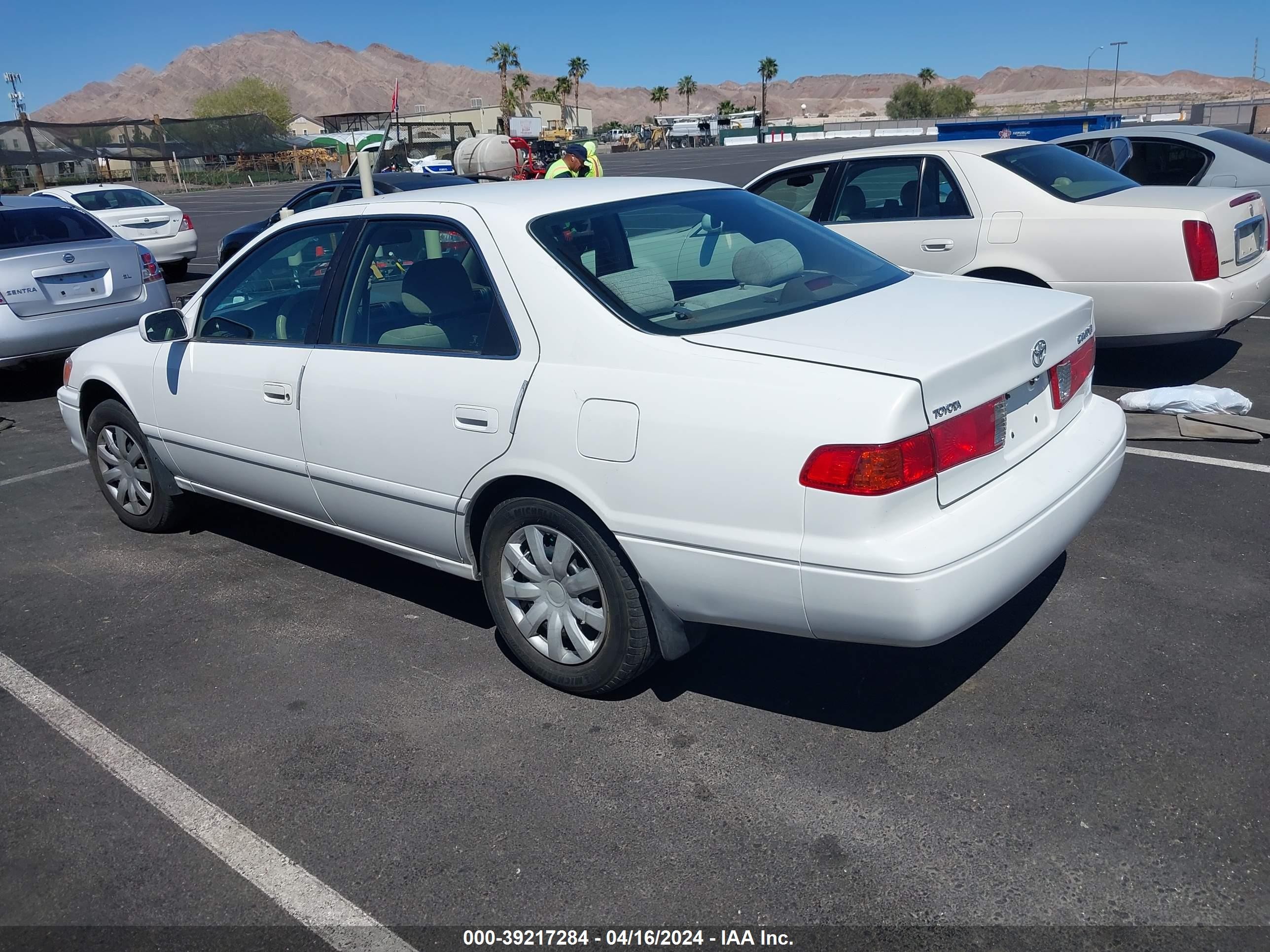 Photo 2 VIN: 4T1BG22K71U800797 - TOYOTA CAMRY 