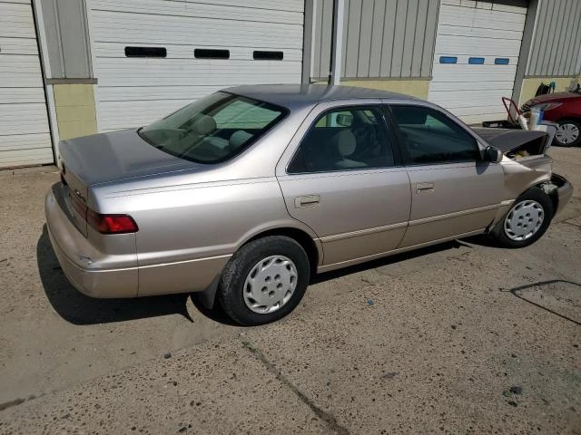 Photo 2 VIN: 4T1BG22K7XU392133 - TOYOTA CAMRY CE 