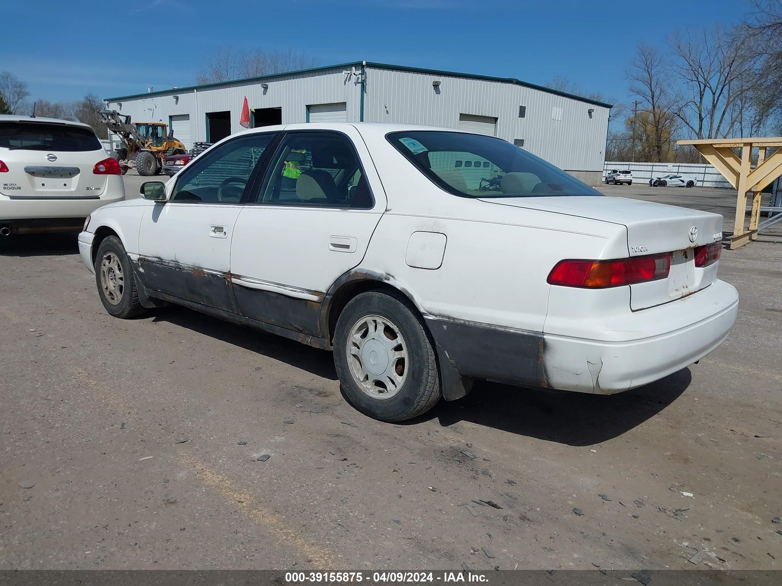 Photo 2 VIN: 4T1BG22K7XU425387 - TOYOTA CAMRY 