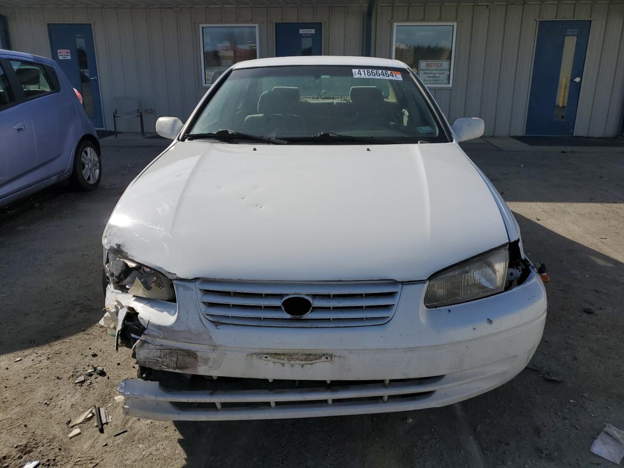 Photo 4 VIN: 4T1BG22K7XU500654 - TOYOTA CAMRY 