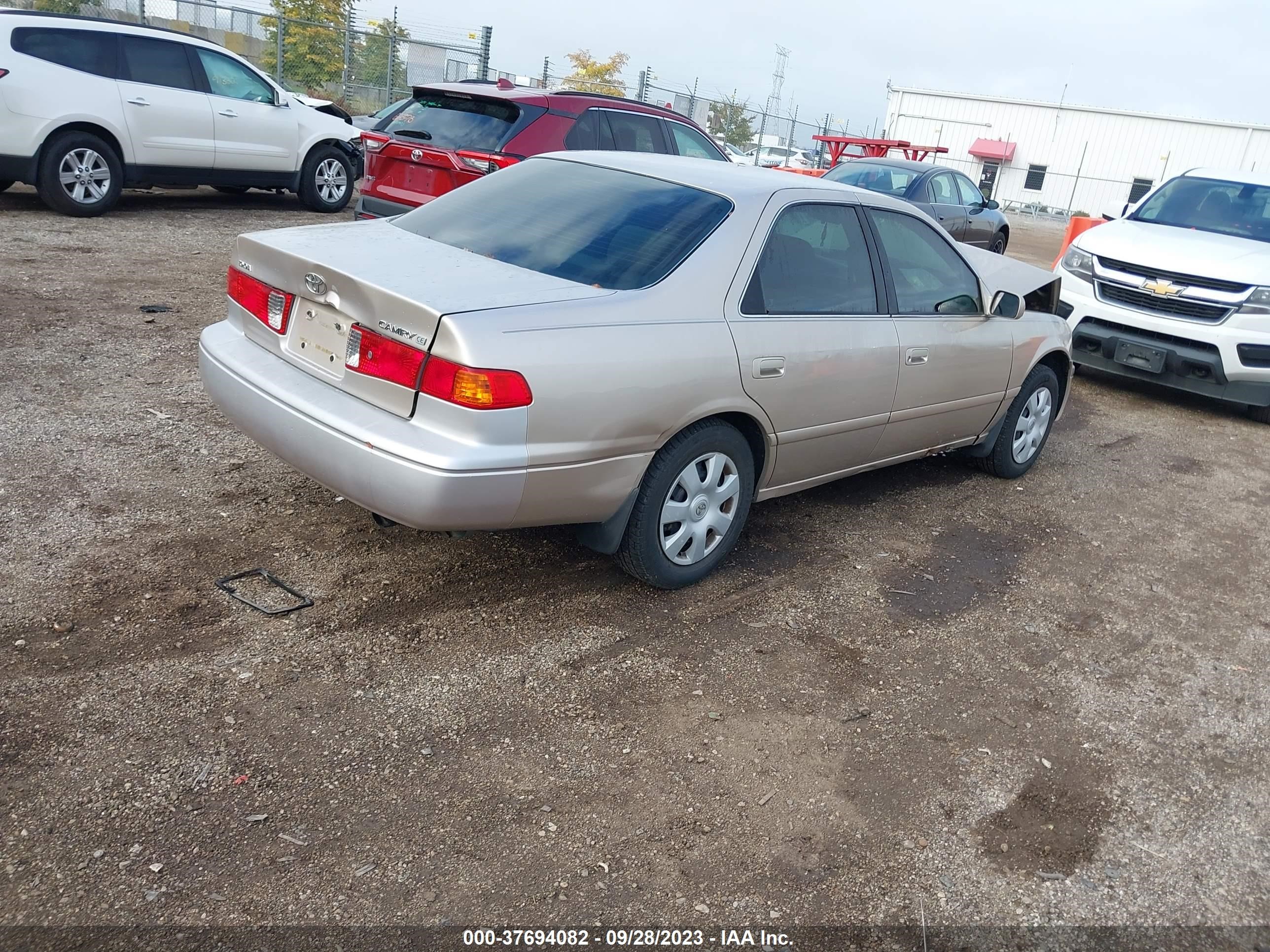 Photo 3 VIN: 4T1BG22K81U870759 - TOYOTA CAMRY 