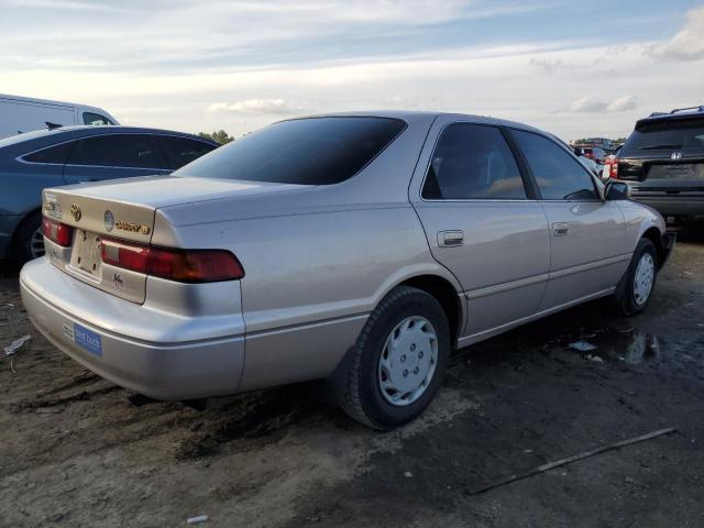 Photo 2 VIN: 4T1BG22K8VU758498 - TOYOTA CAMRY 