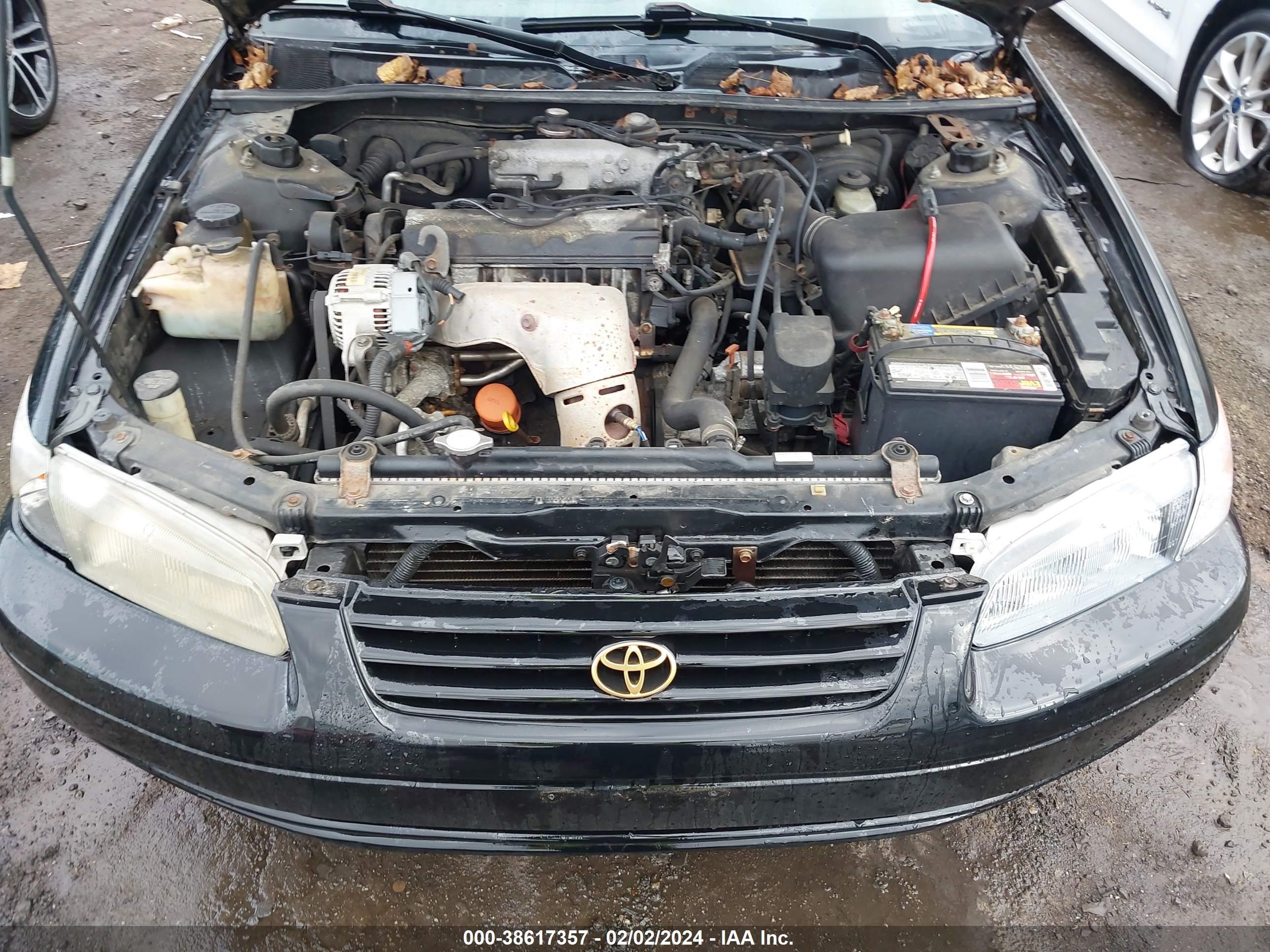 Photo 9 VIN: 4T1BG22K8XU408002 - TOYOTA CAMRY 