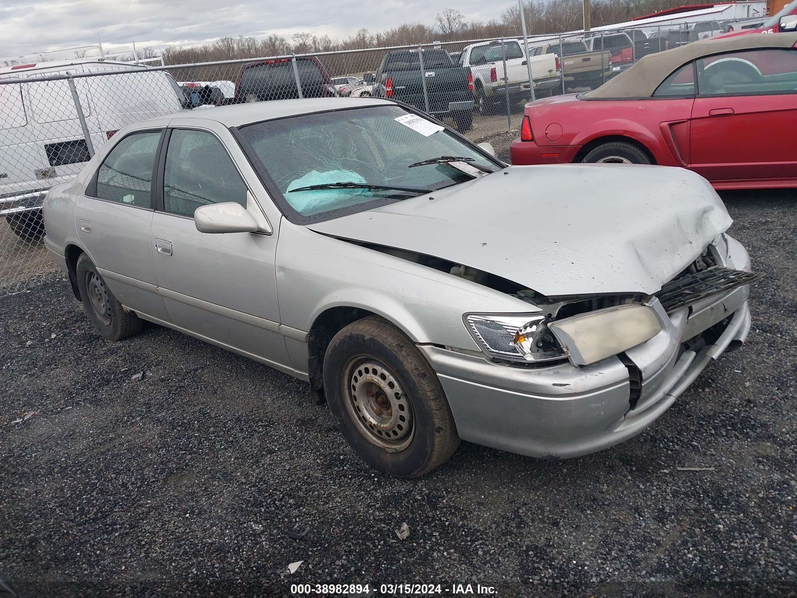 Photo 0 VIN: 4T1BG22K8YU008295 - TOYOTA CAMRY 