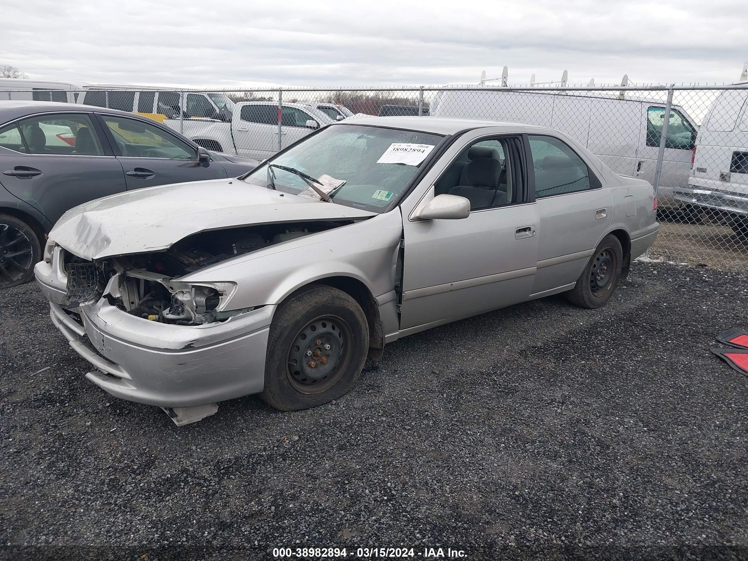 Photo 1 VIN: 4T1BG22K8YU008295 - TOYOTA CAMRY 