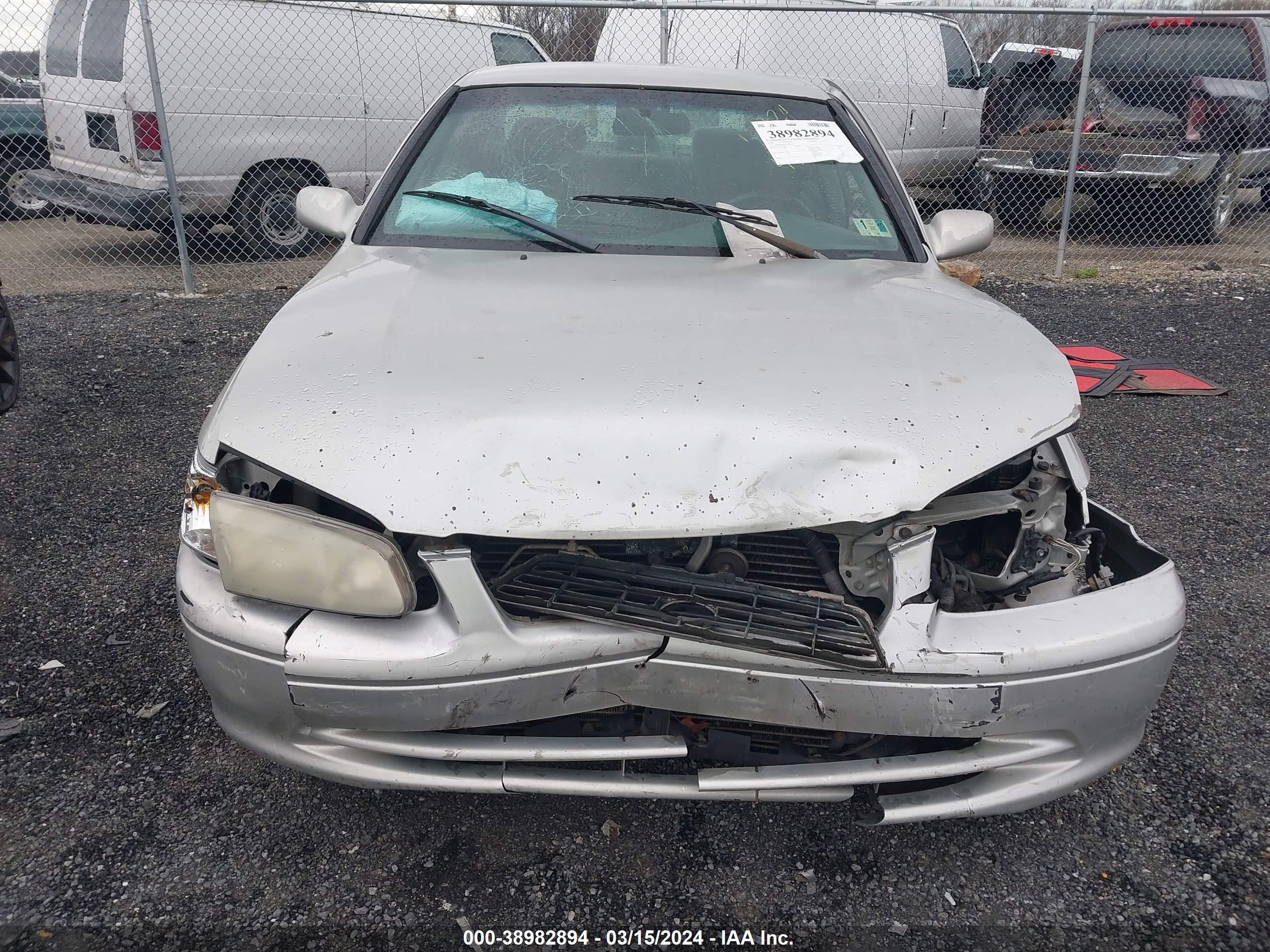 Photo 11 VIN: 4T1BG22K8YU008295 - TOYOTA CAMRY 