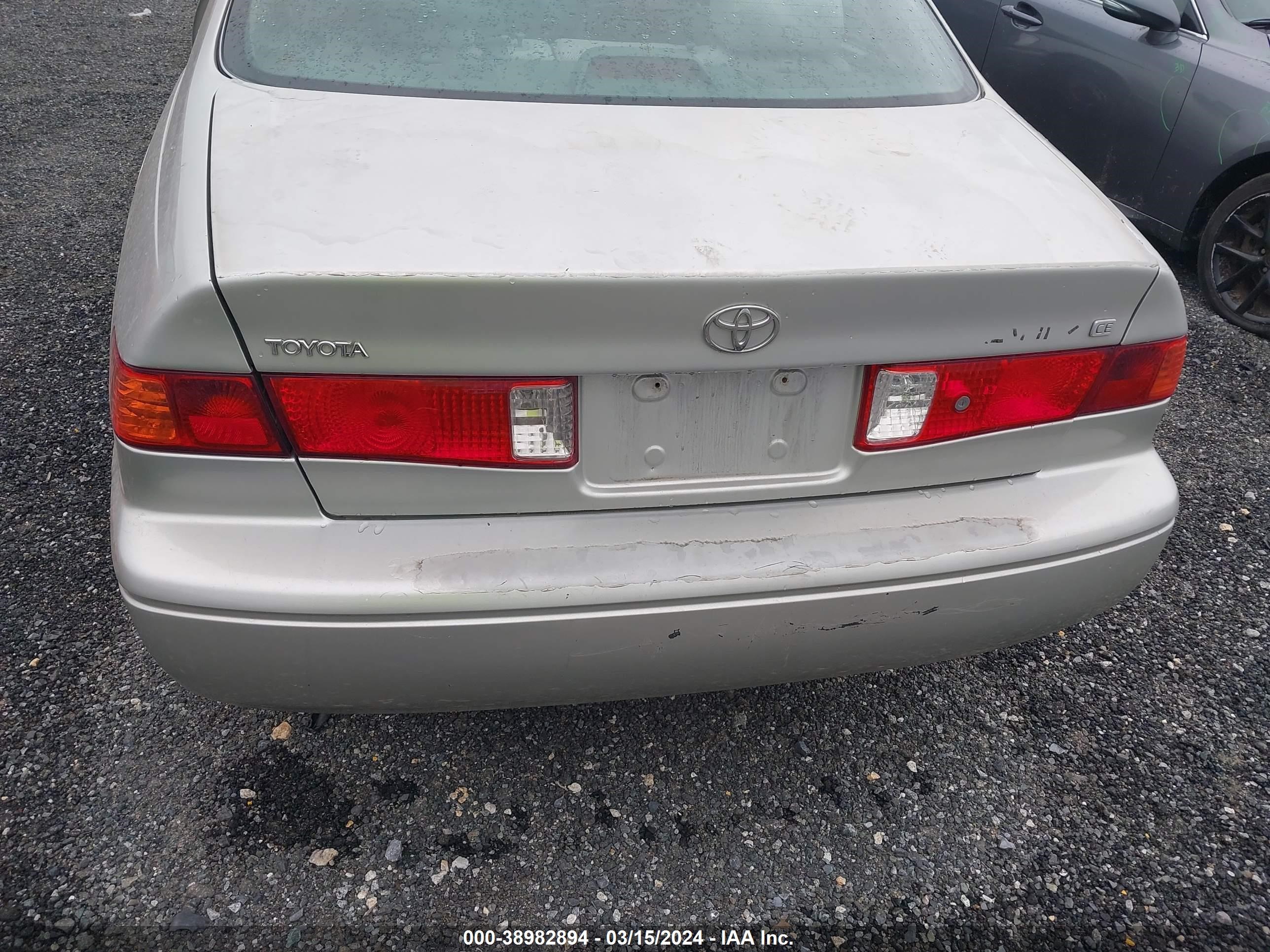 Photo 15 VIN: 4T1BG22K8YU008295 - TOYOTA CAMRY 