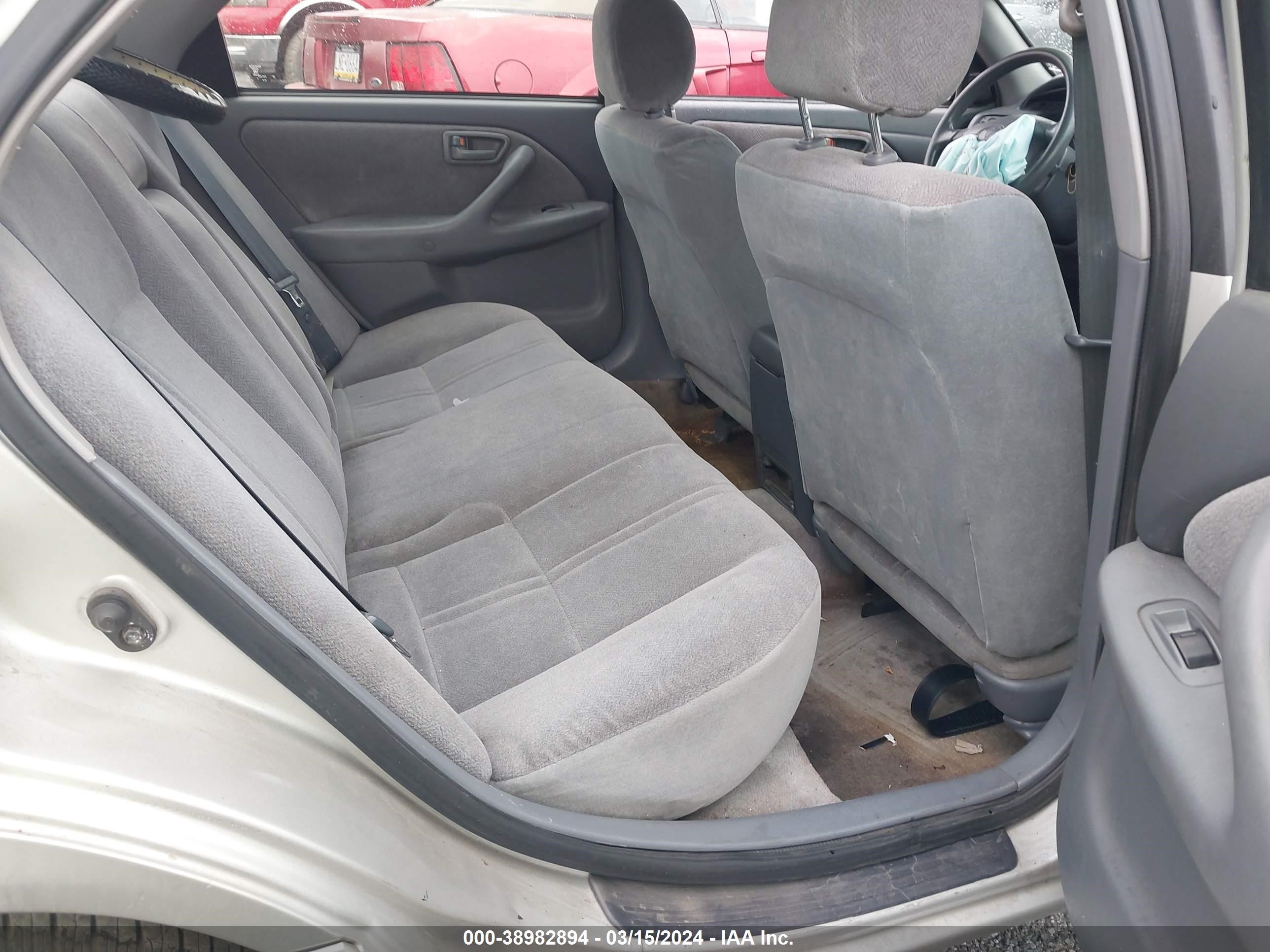 Photo 7 VIN: 4T1BG22K8YU008295 - TOYOTA CAMRY 