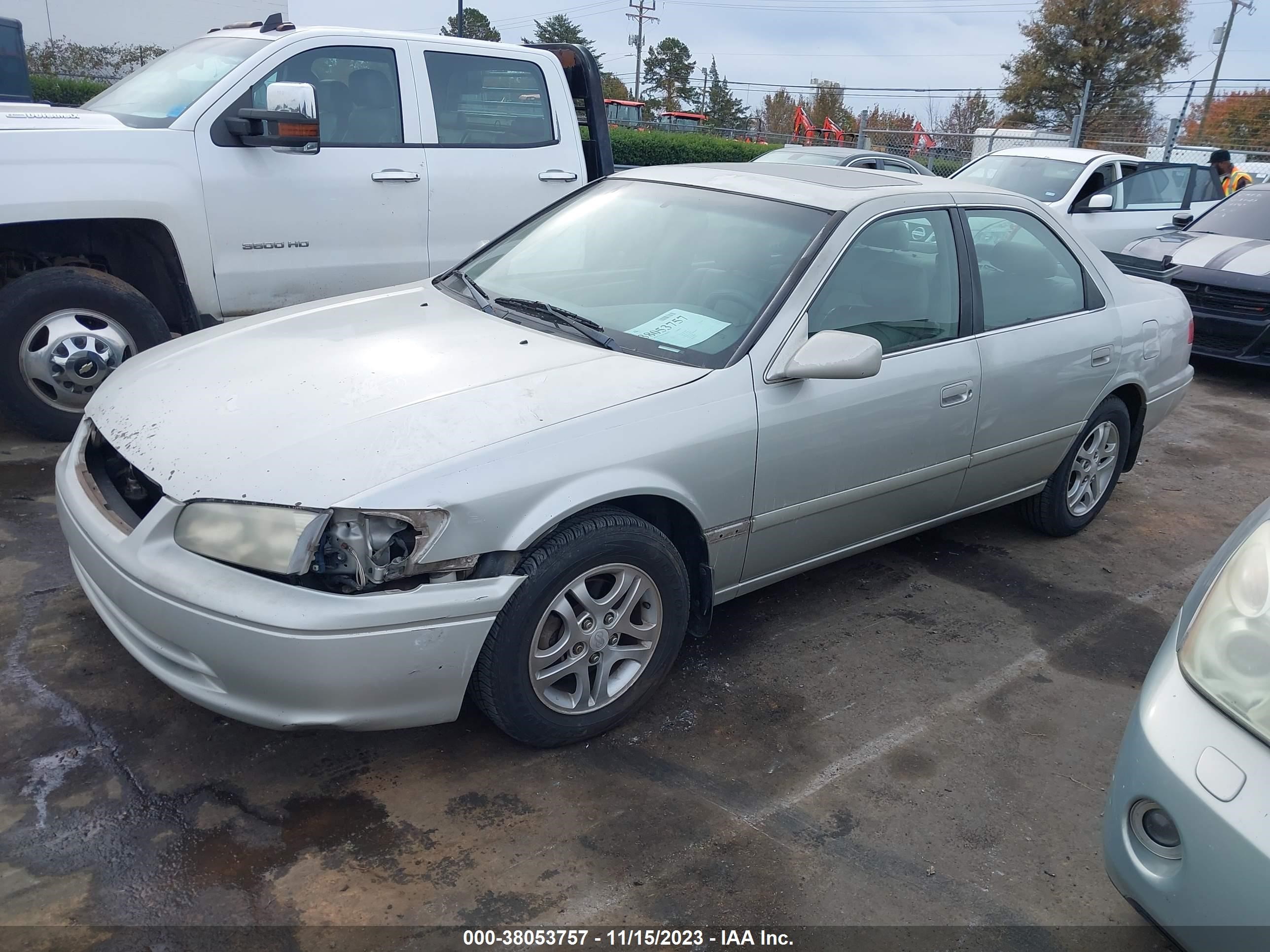 Photo 1 VIN: 4T1BG22K8YU010581 - TOYOTA CAMRY 