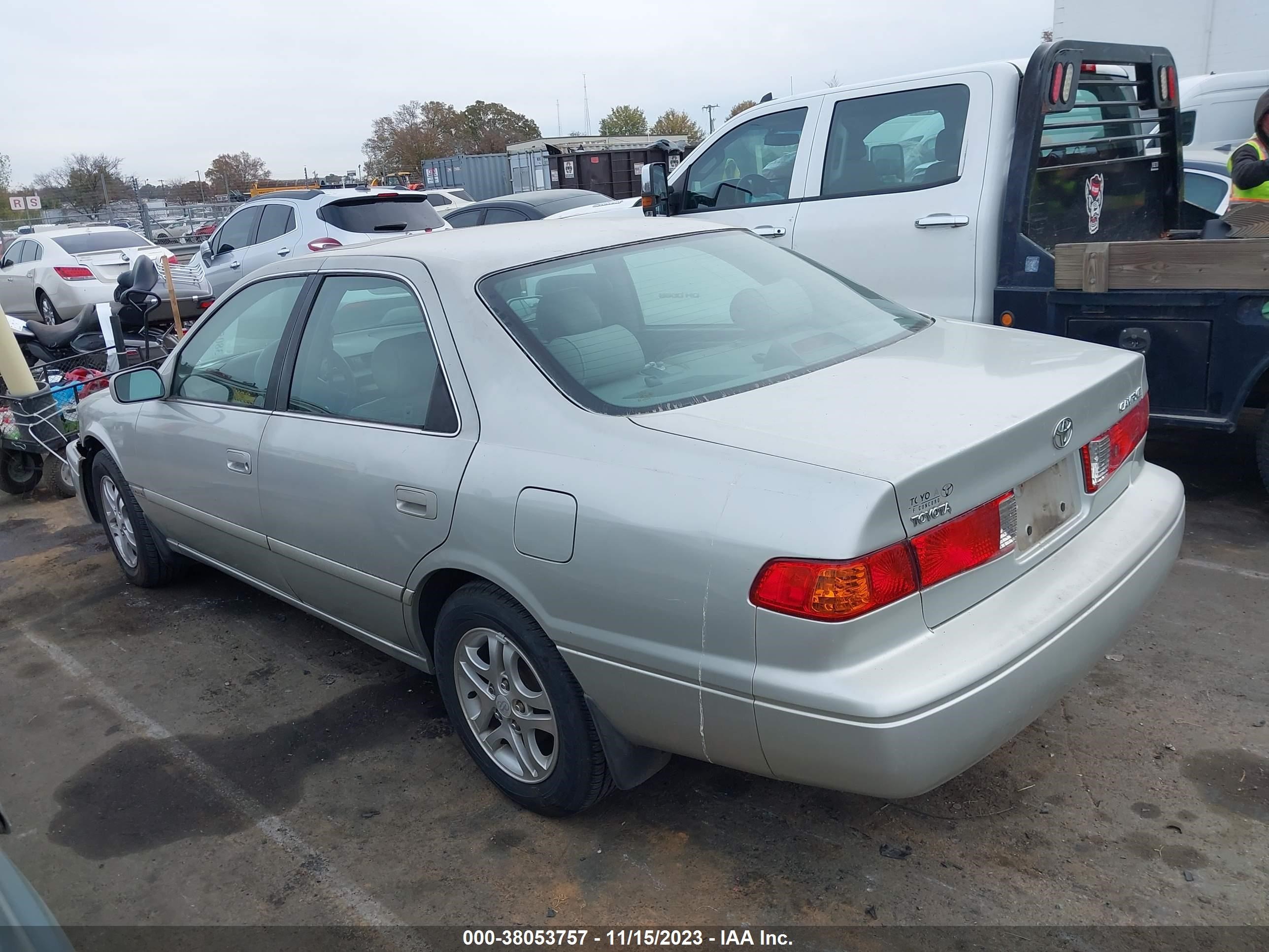 Photo 2 VIN: 4T1BG22K8YU010581 - TOYOTA CAMRY 