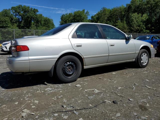 Photo 2 VIN: 4T1BG22K8YU689445 - TOYOTA CAMRY 