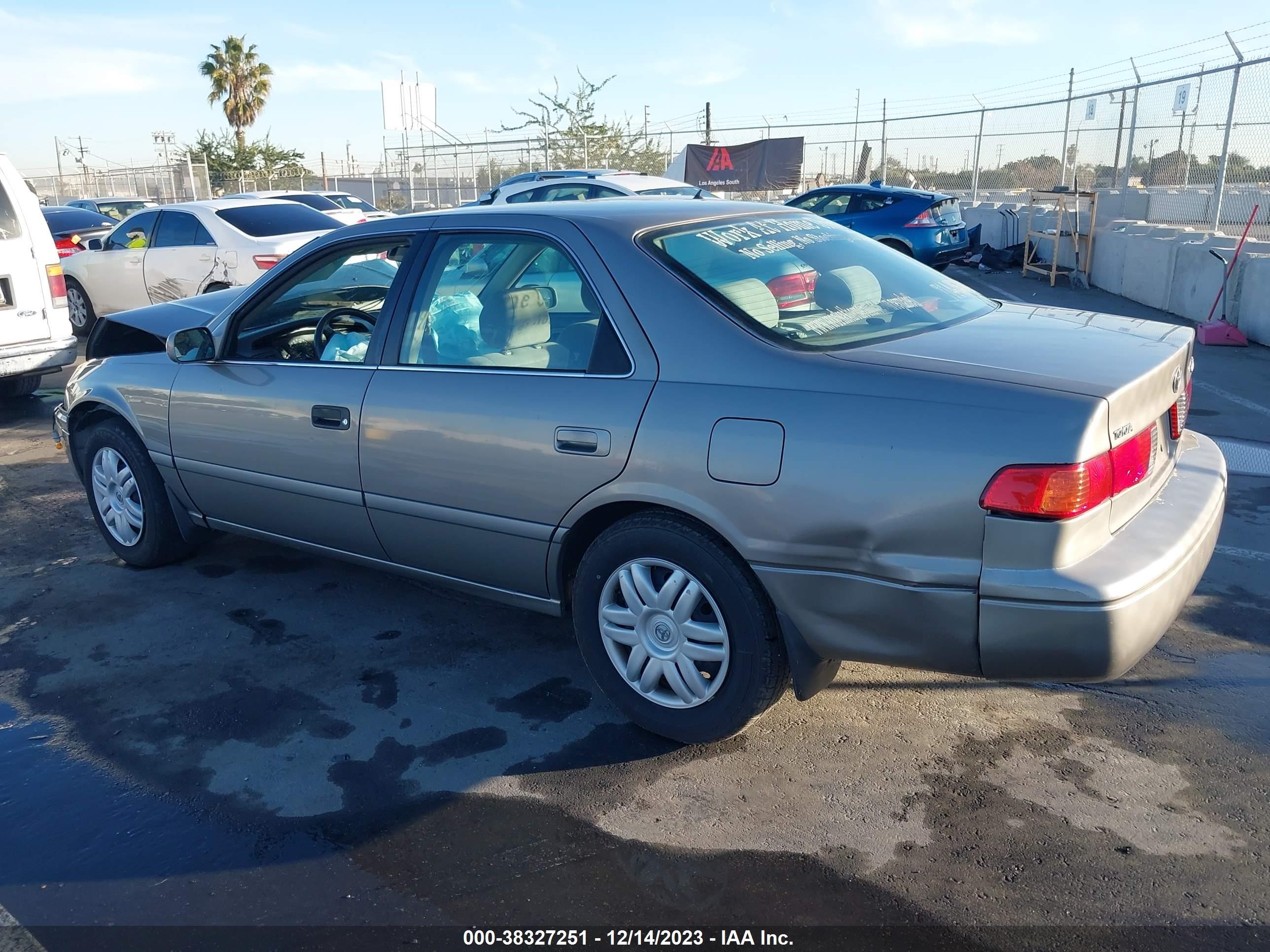 Photo 2 VIN: 4T1BG22K91U076644 - TOYOTA CAMRY 