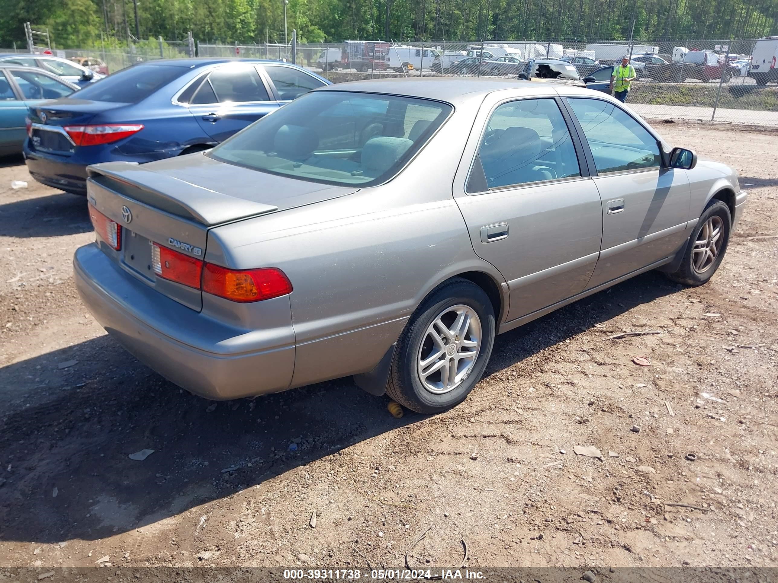 Photo 3 VIN: 4T1BG22K91U080872 - TOYOTA CAMRY 