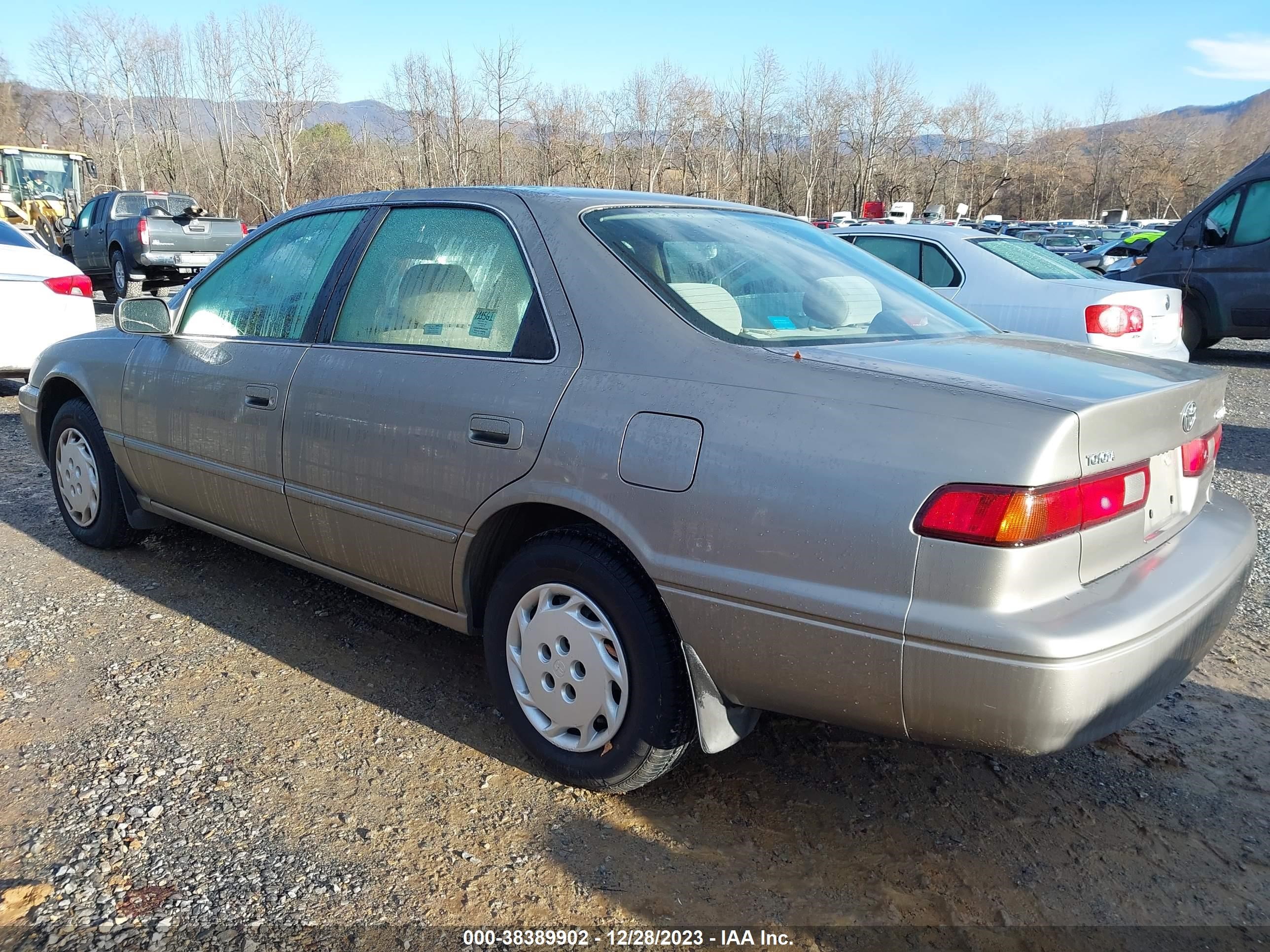 Photo 11 VIN: 4T1BG22K9WU378930 - TOYOTA CAMRY 