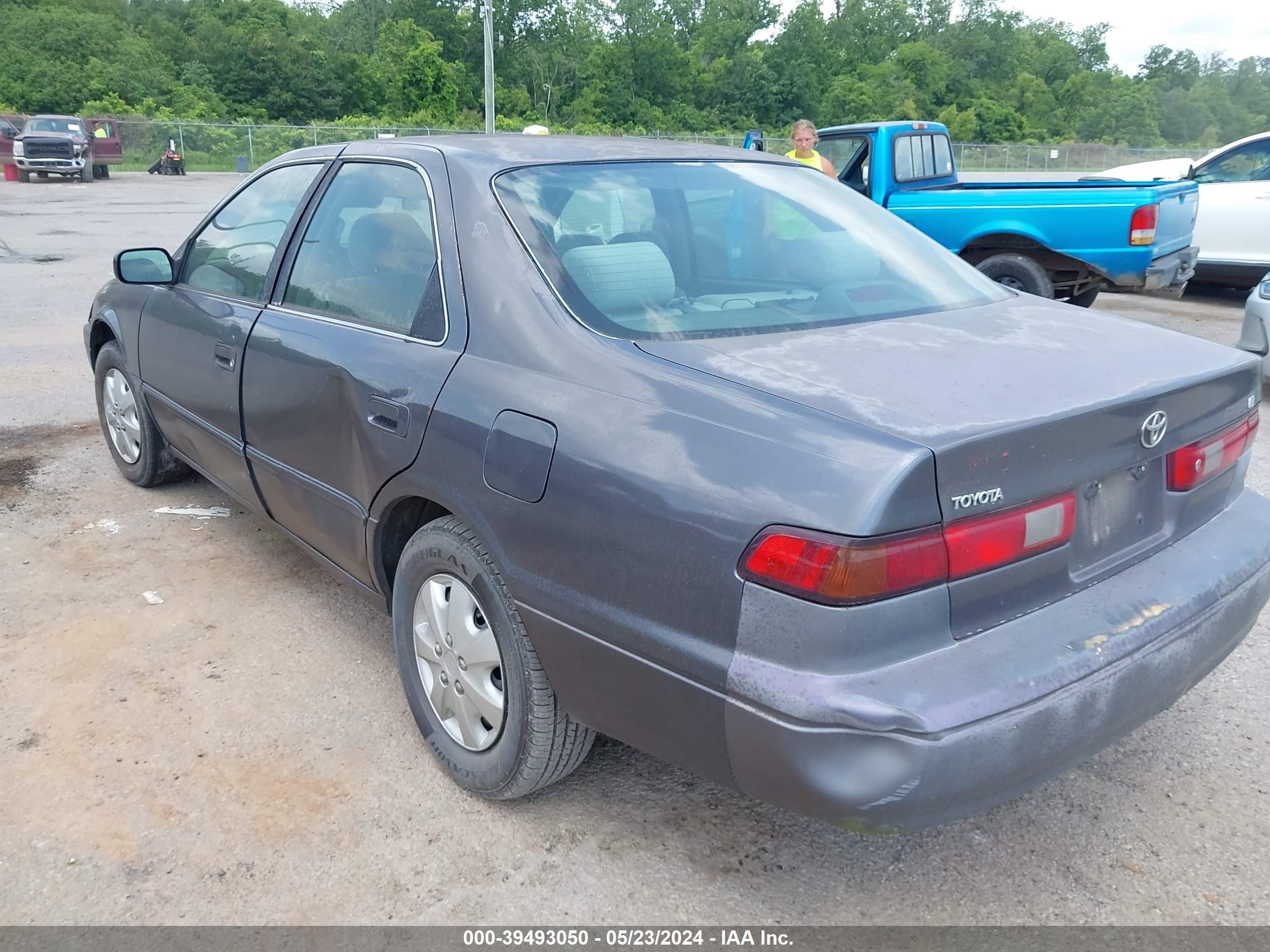 Photo 2 VIN: 4T1BG22K9WU840757 - TOYOTA CAMRY 