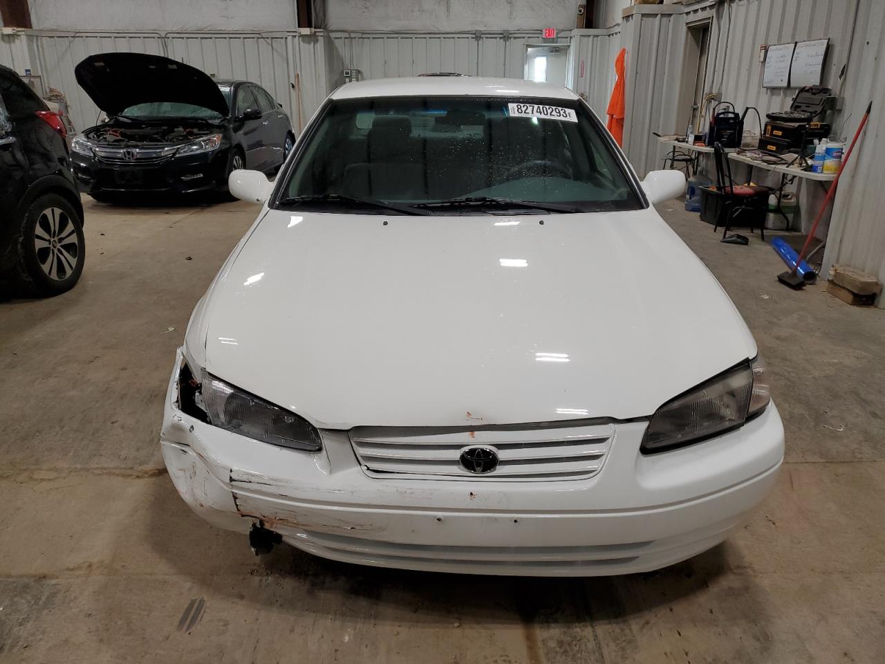 Photo 4 VIN: 4T1BG22K9XU401690 - TOYOTA CAMRY 