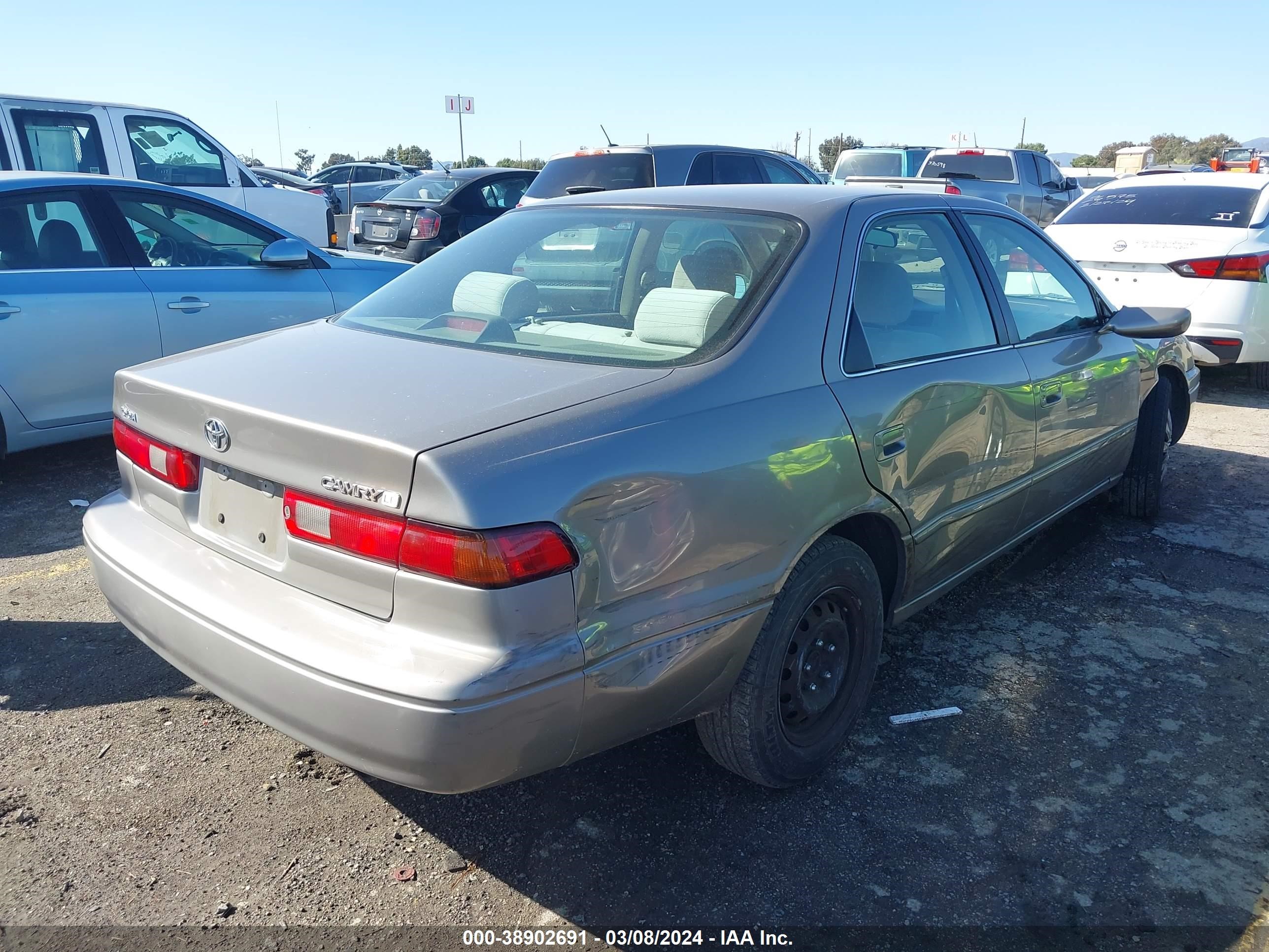 Photo 3 VIN: 4T1BG22K9XU412348 - TOYOTA CAMRY 