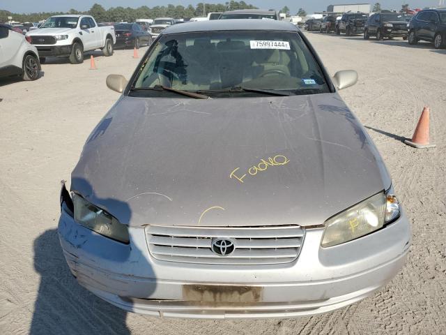 Photo 4 VIN: 4T1BG22K9XU470265 - TOYOTA CAMRY CE 